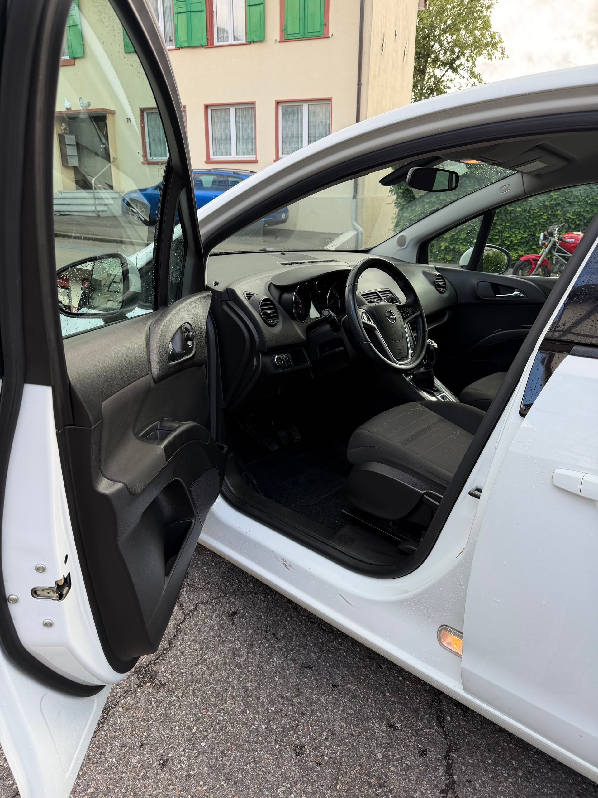 OPEL Meriva 1.4 Turbo Color Edition-image-10