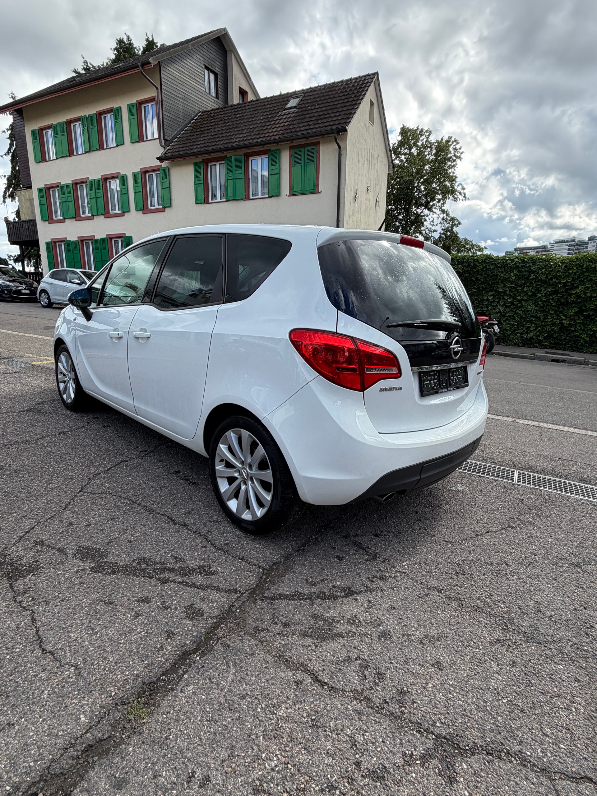 OPEL Meriva 1.4 Turbo Color Edition-image-4