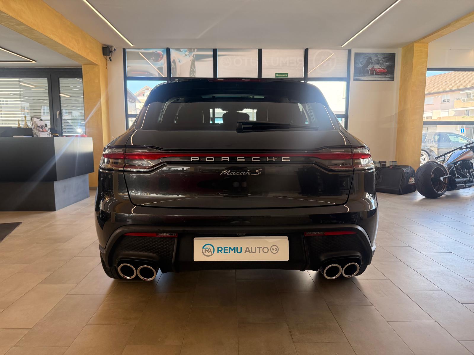 PORSCHE Macan S PDK-image-3