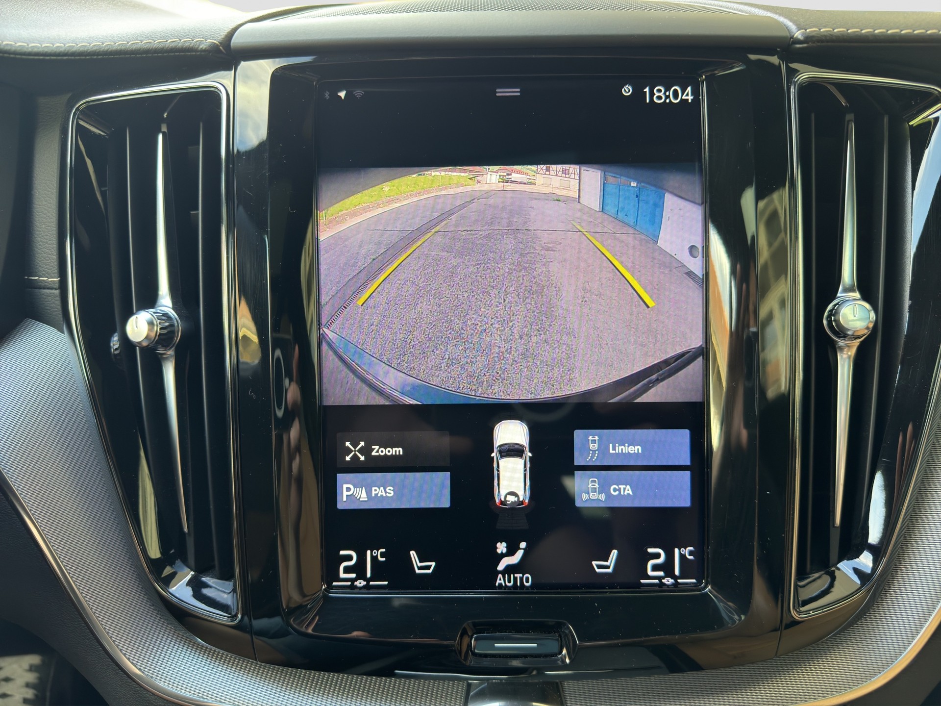 VOLVO XC60 D4 AWD Inscription Geartronic-image-5