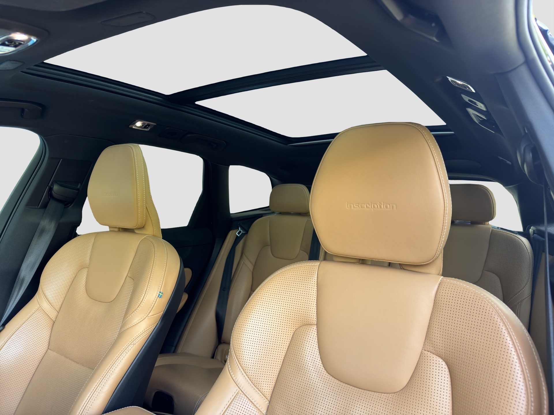 VOLVO XC60 D4 AWD Inscription Geartronic-image-10