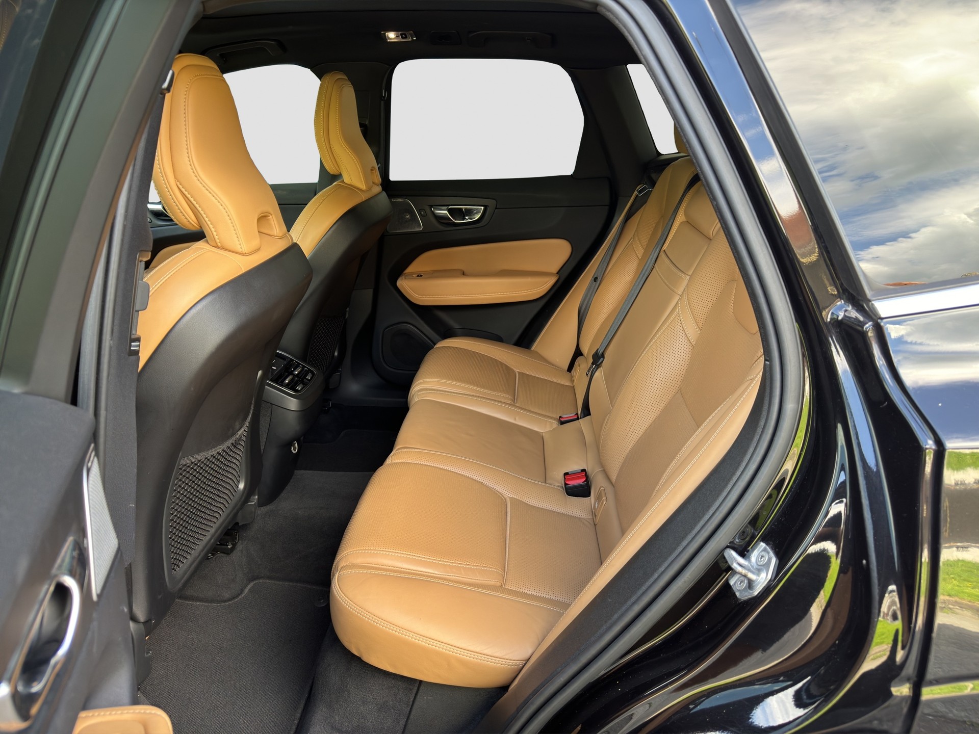 VOLVO XC60 D4 AWD Inscription Geartronic-image-8