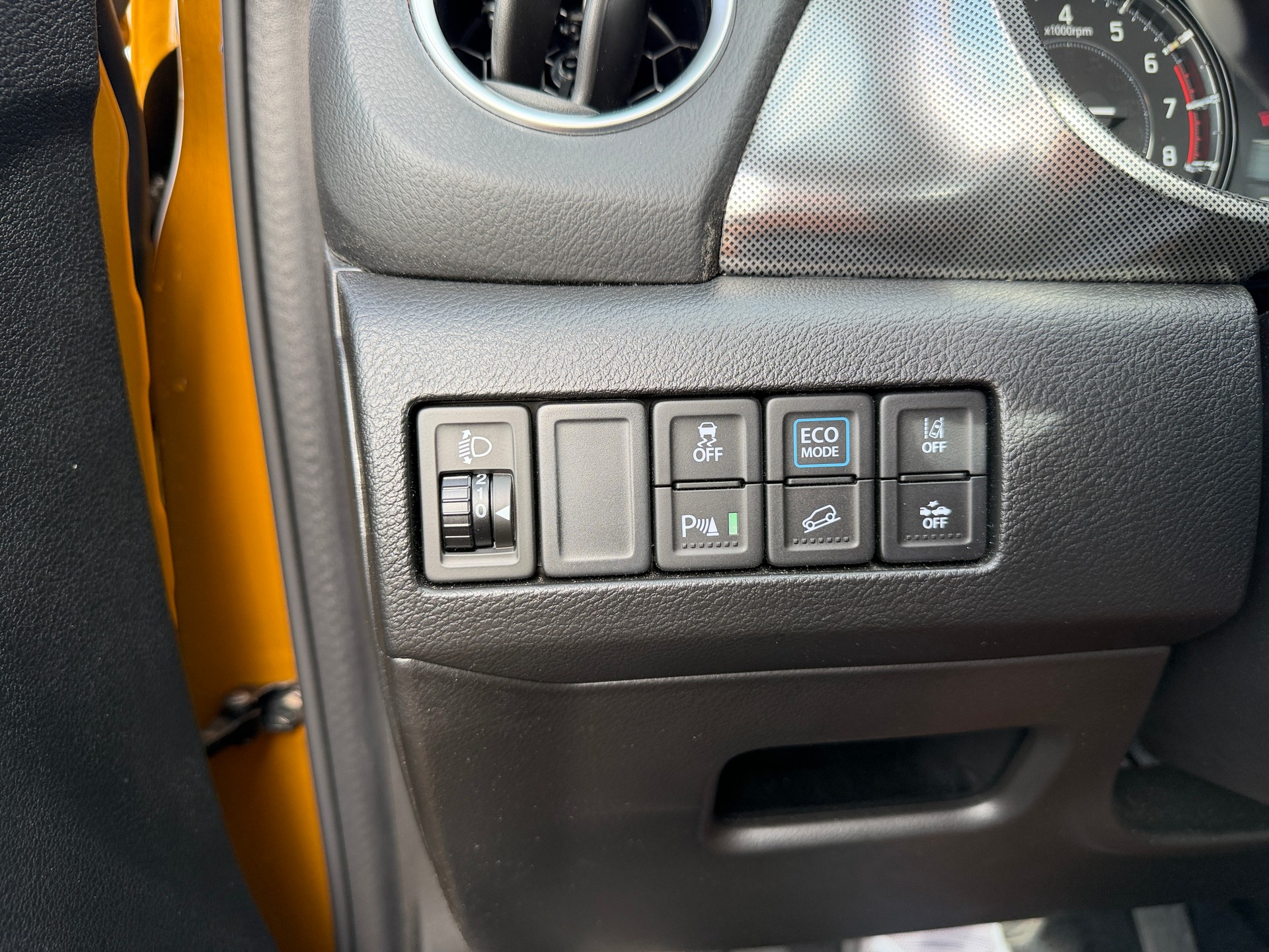 SUZUKI Vitara 1.5 Hybrid Compact Top 4x4 AGS-image-17