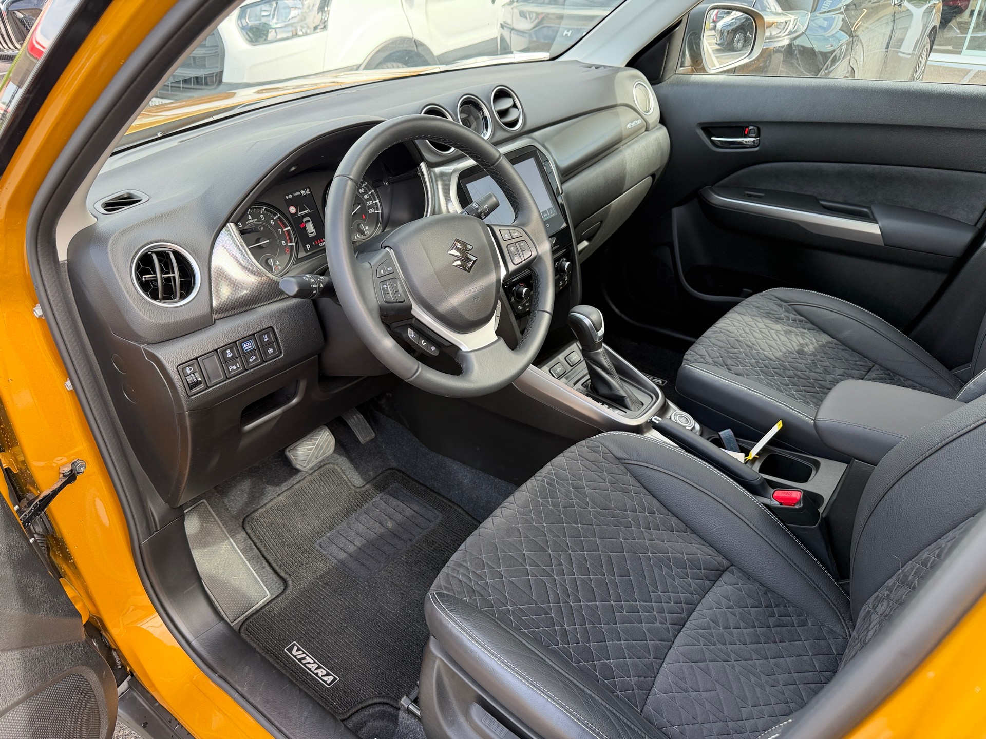 SUZUKI Vitara 1.5 Hybrid Compact Top 4x4 AGS-image-7