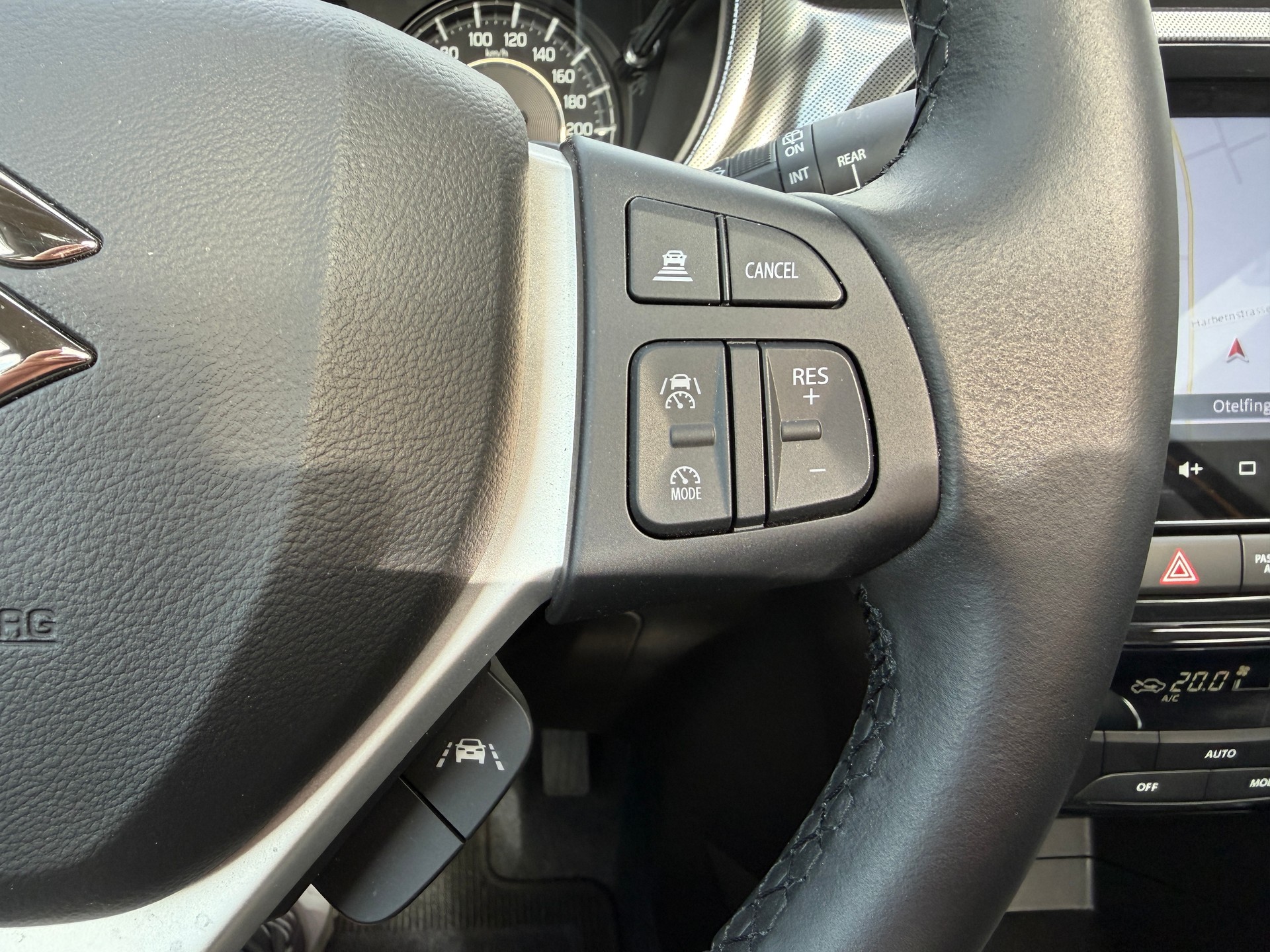 SUZUKI Vitara 1.5 Hybrid Compact Top 4x4 AGS-image-12