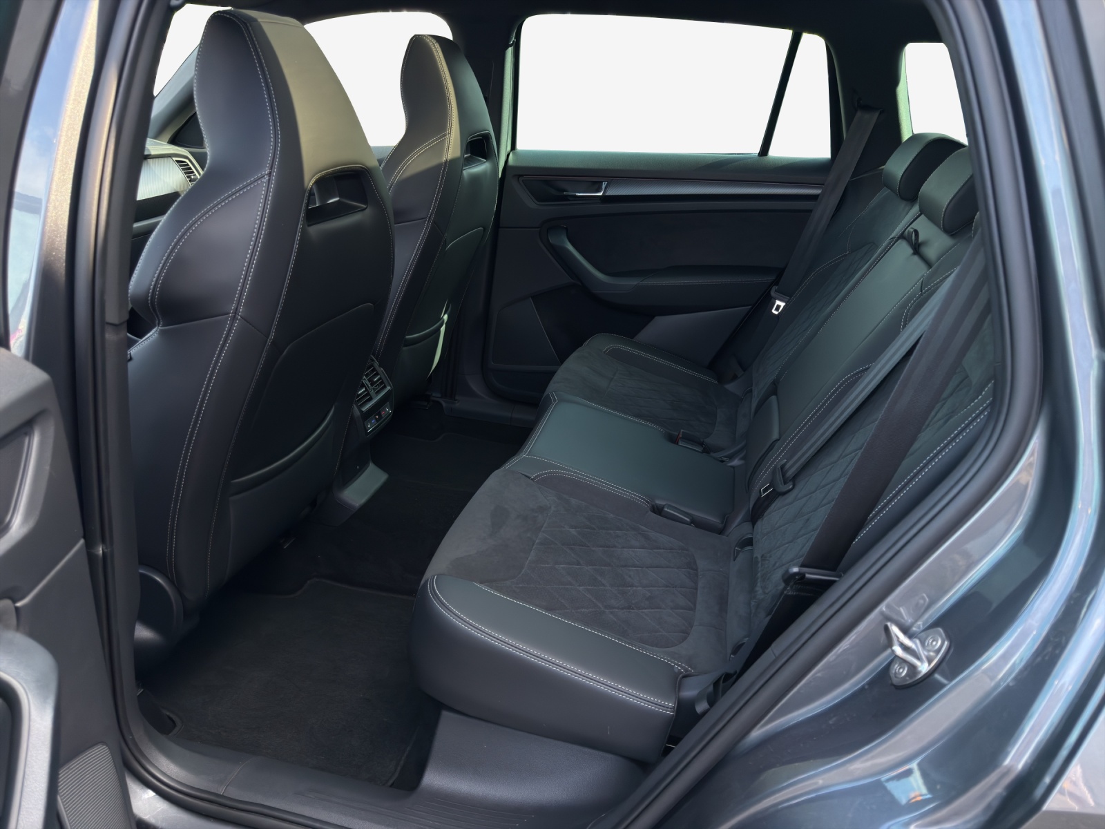 SKODA Kodiaq 2.0 TDI CR SportLine 4x4 DSG-image-11