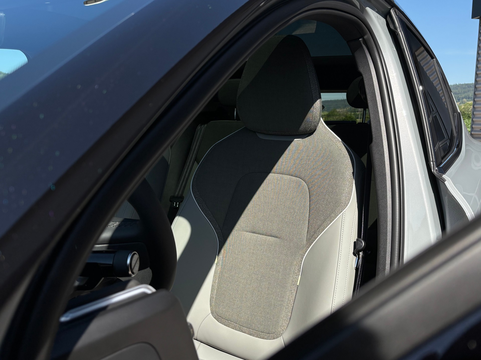 VOLVO EX30 CC E60 Twin Performance AWD-image-3