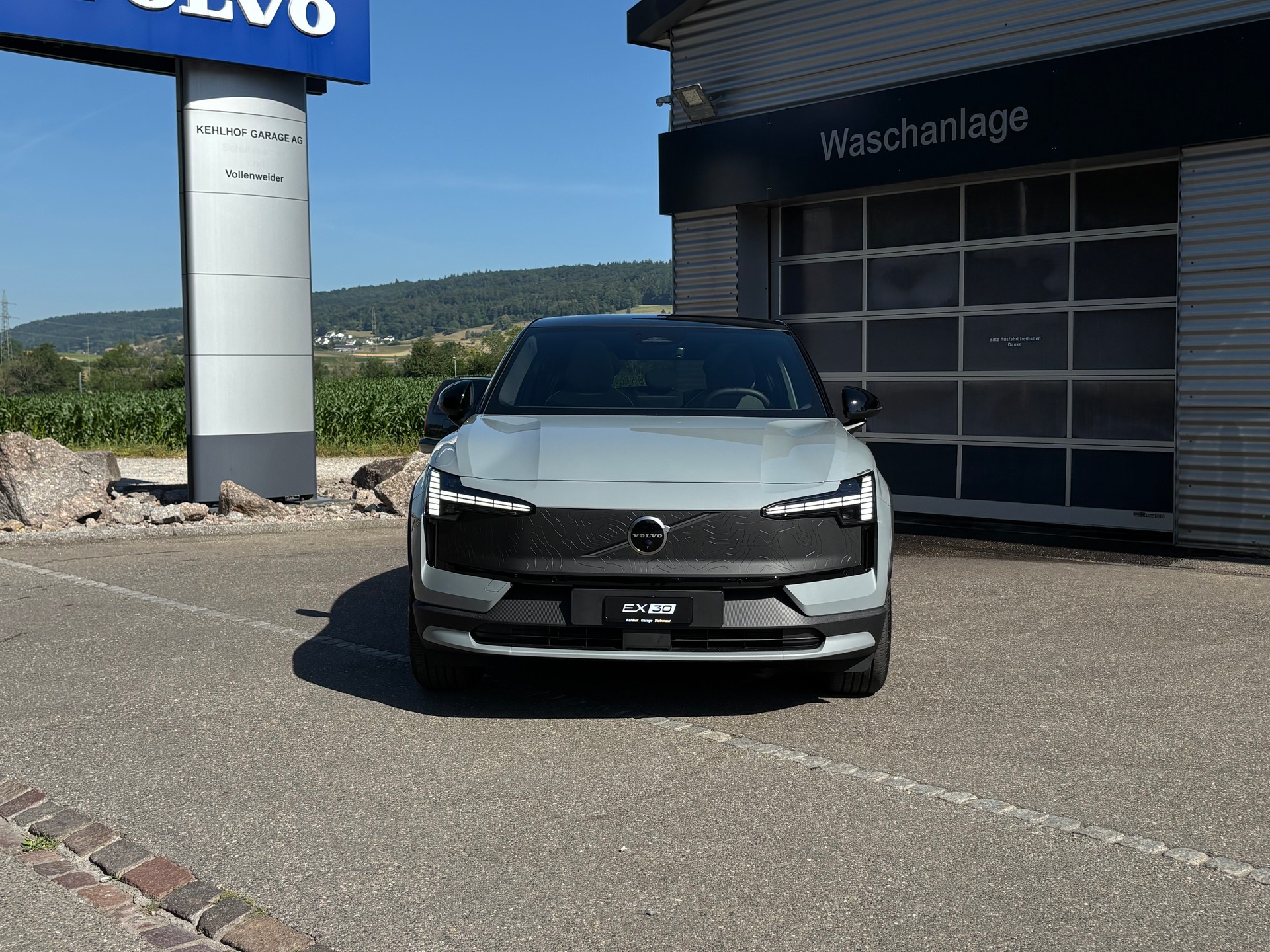 VOLVO EX30 CC E60 Twin Performance AWD-image-7