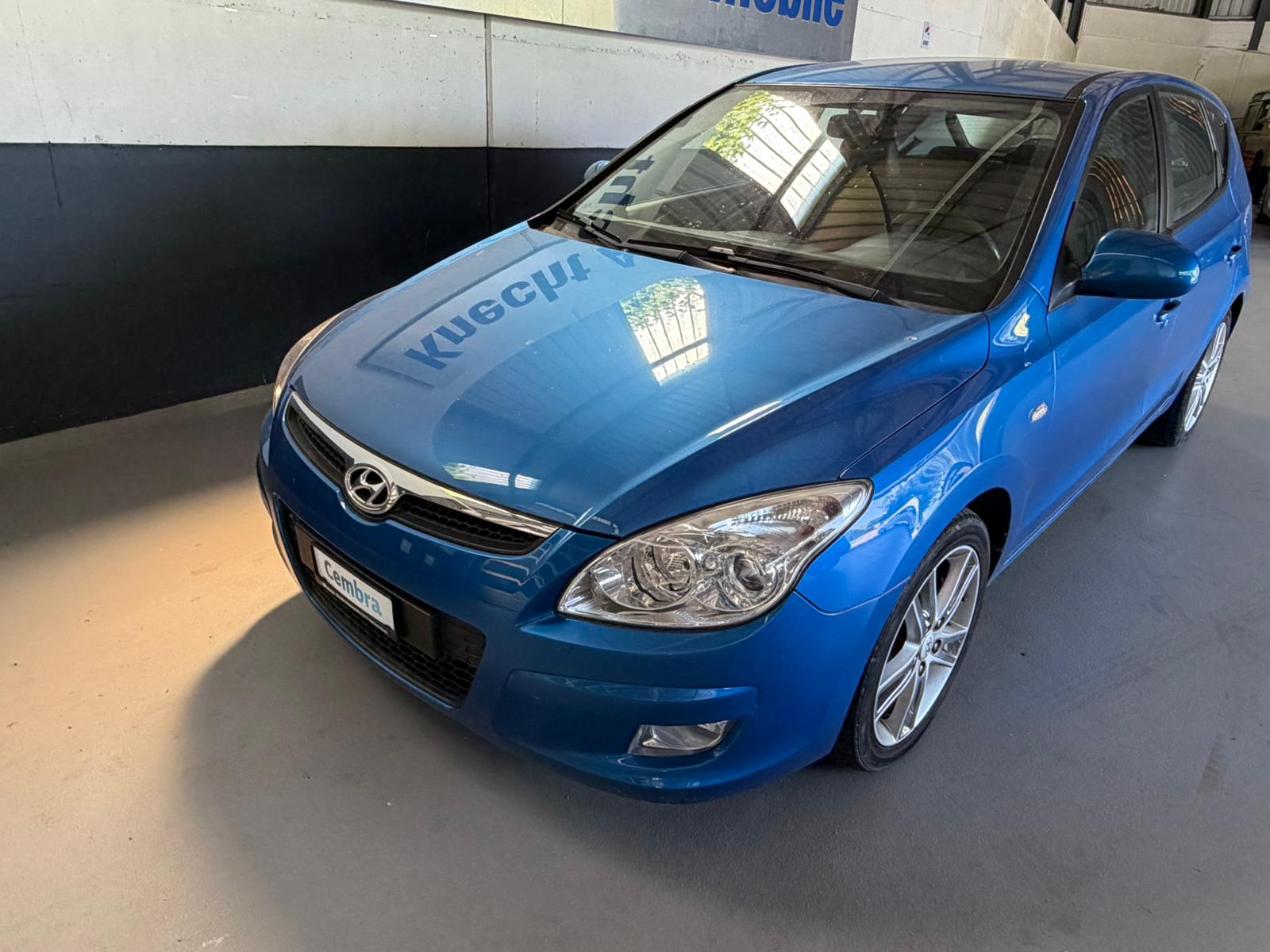 HYUNDAI i30 2.0 CRDi Premium-image-4