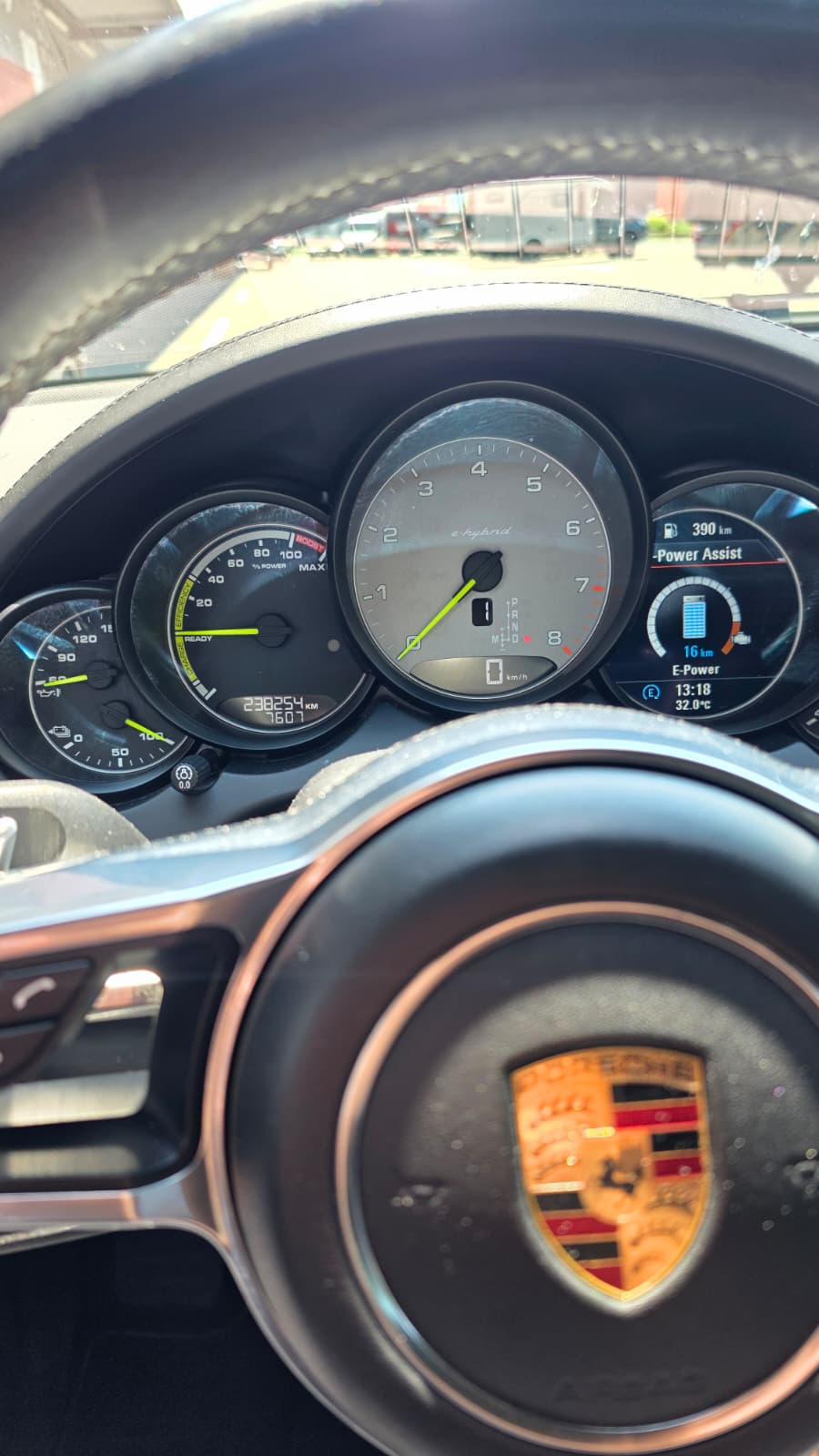 PORSCHE 3.0 V6 S E-Hybrid-image-4