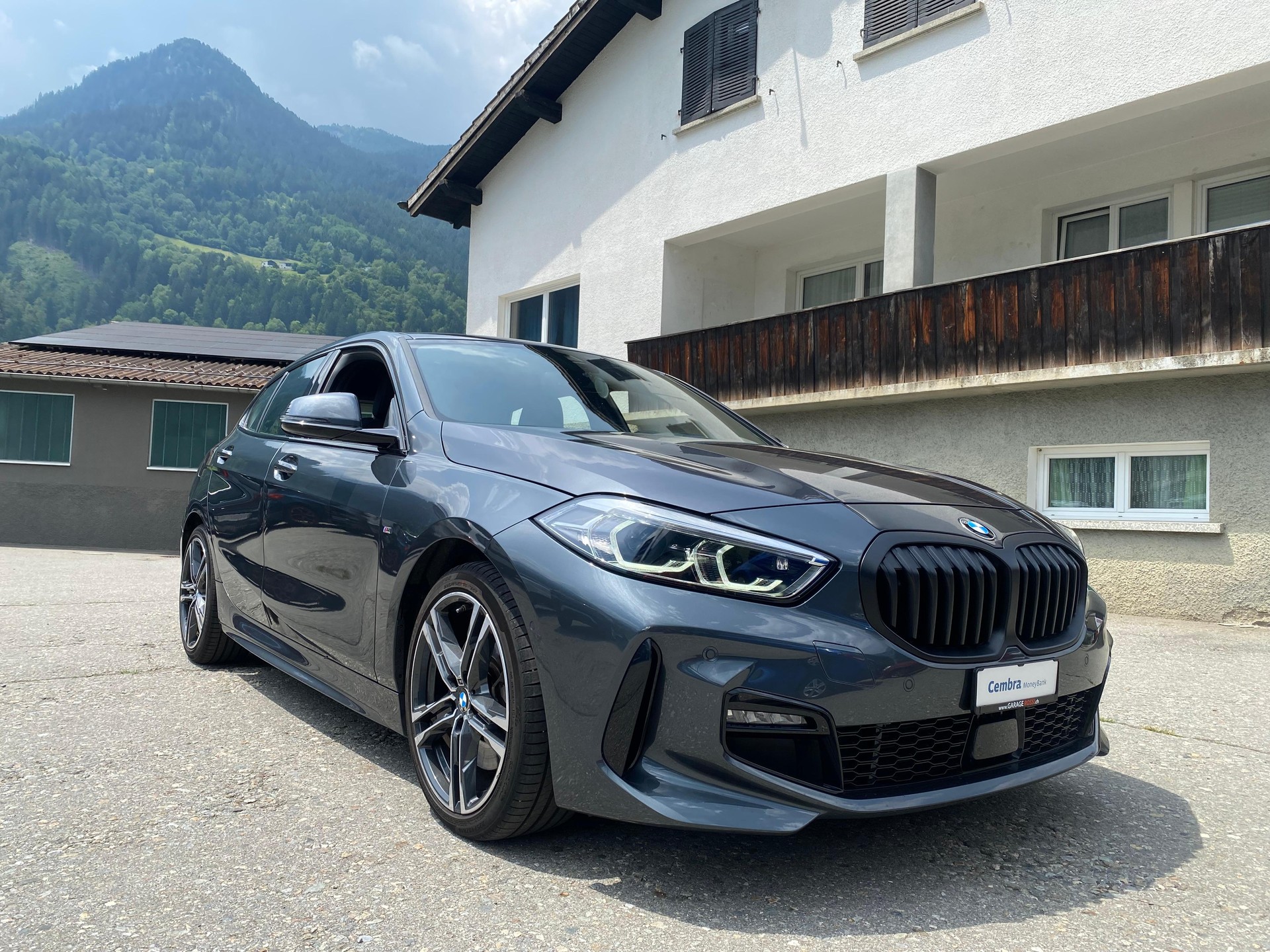 BMW 120d xDrive M-Sport-image-3