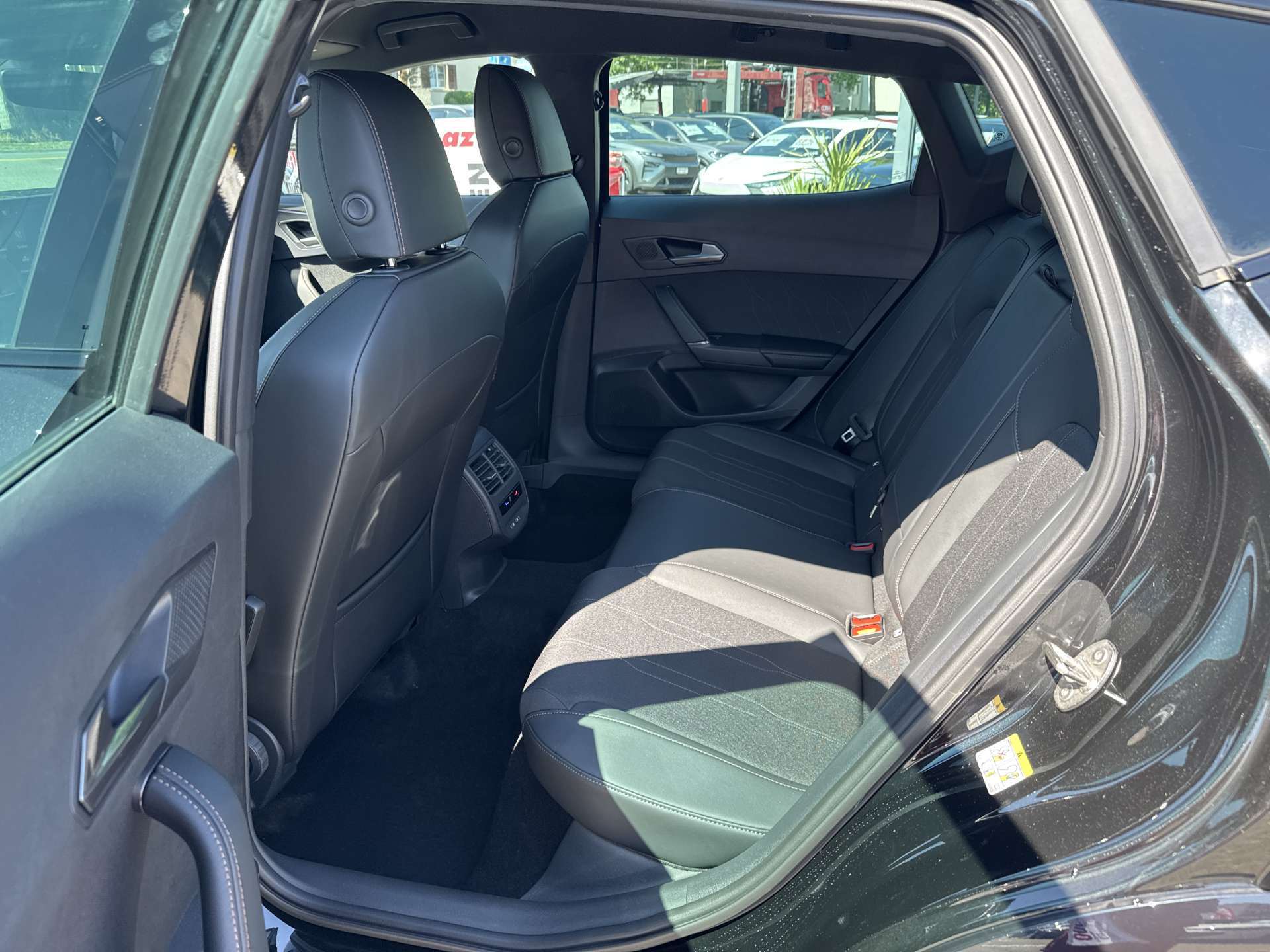 CUPRA Formentor 1.5 TSi DSG-Automat-image-6