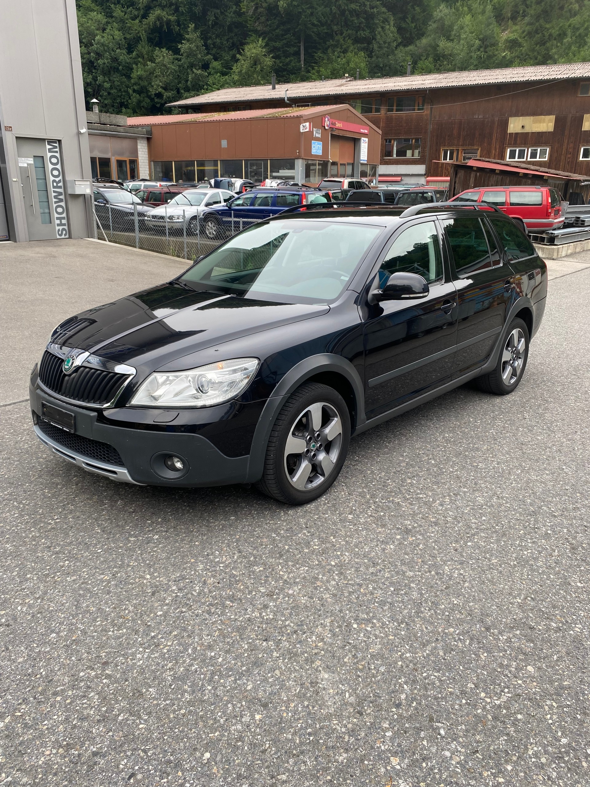 SKODA Octavia Combi 2.0 TDI Scout 4x4 DSG-image-1