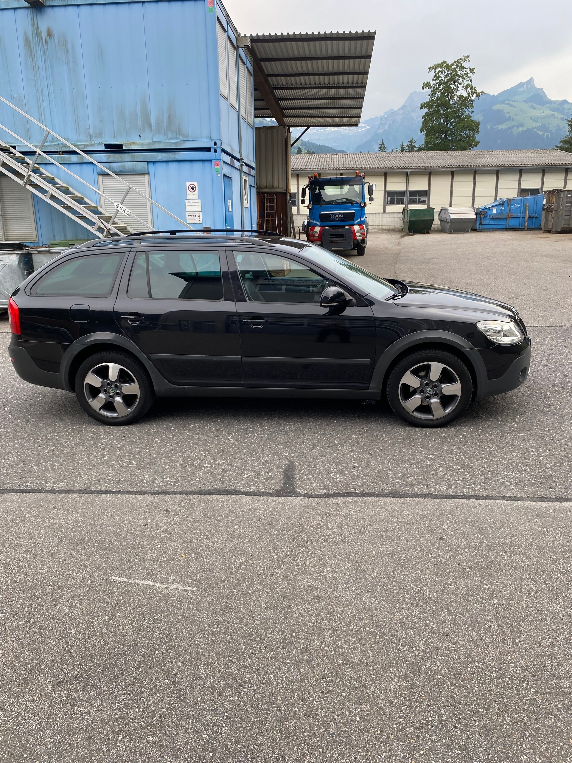 SKODA Octavia Combi 2.0 TDI Scout 4x4 DSG-image-7