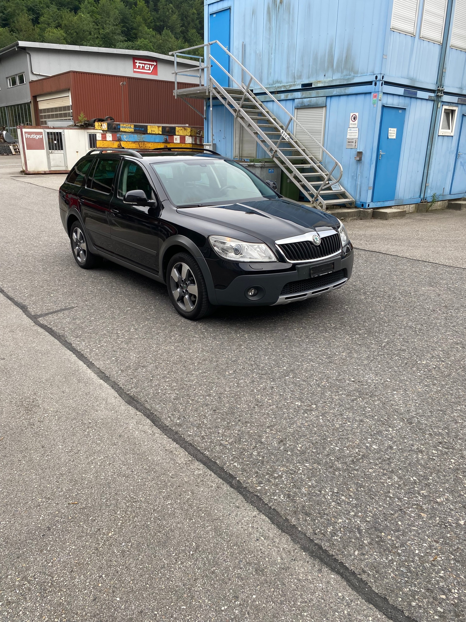 SKODA Octavia Combi 2.0 TDI Scout 4x4 DSG-image-8
