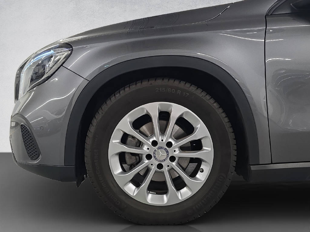 MERCEDES-BENZ GLA 200 Night Star-image-6