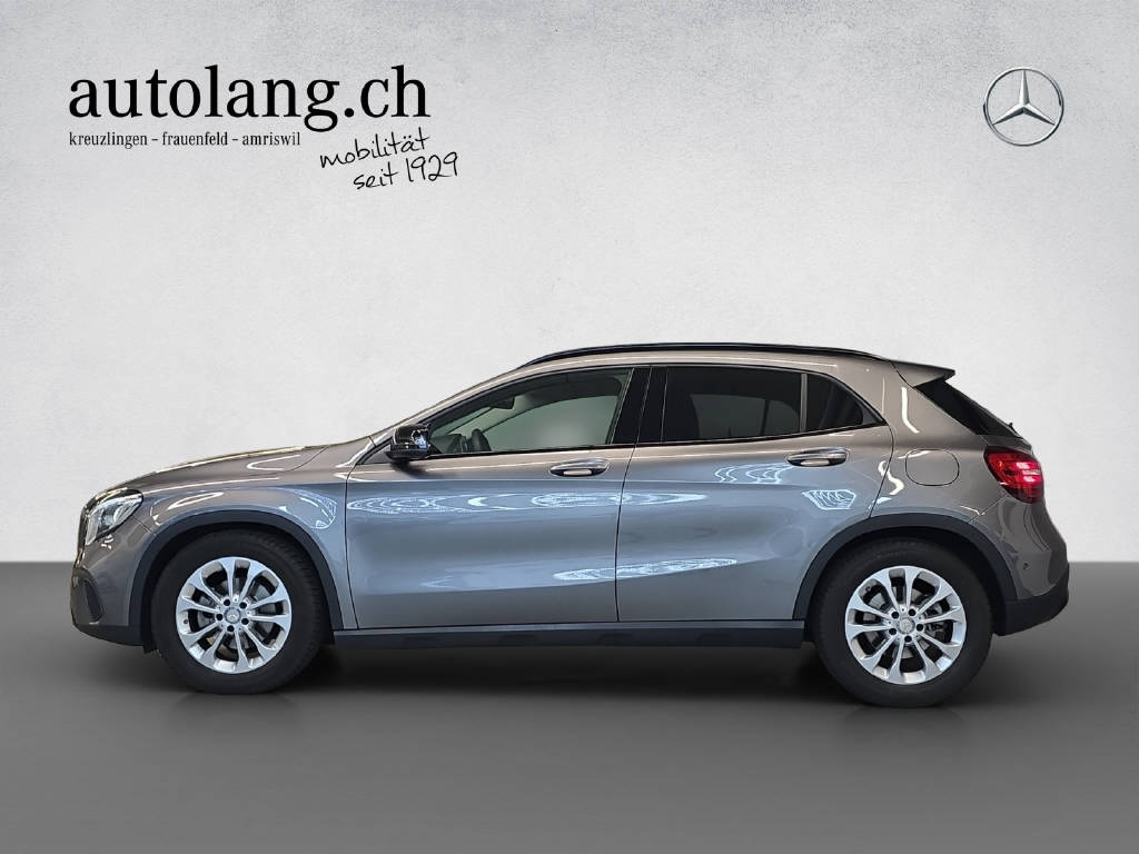 MERCEDES-BENZ GLA 200 Night Star-showroom-element-1