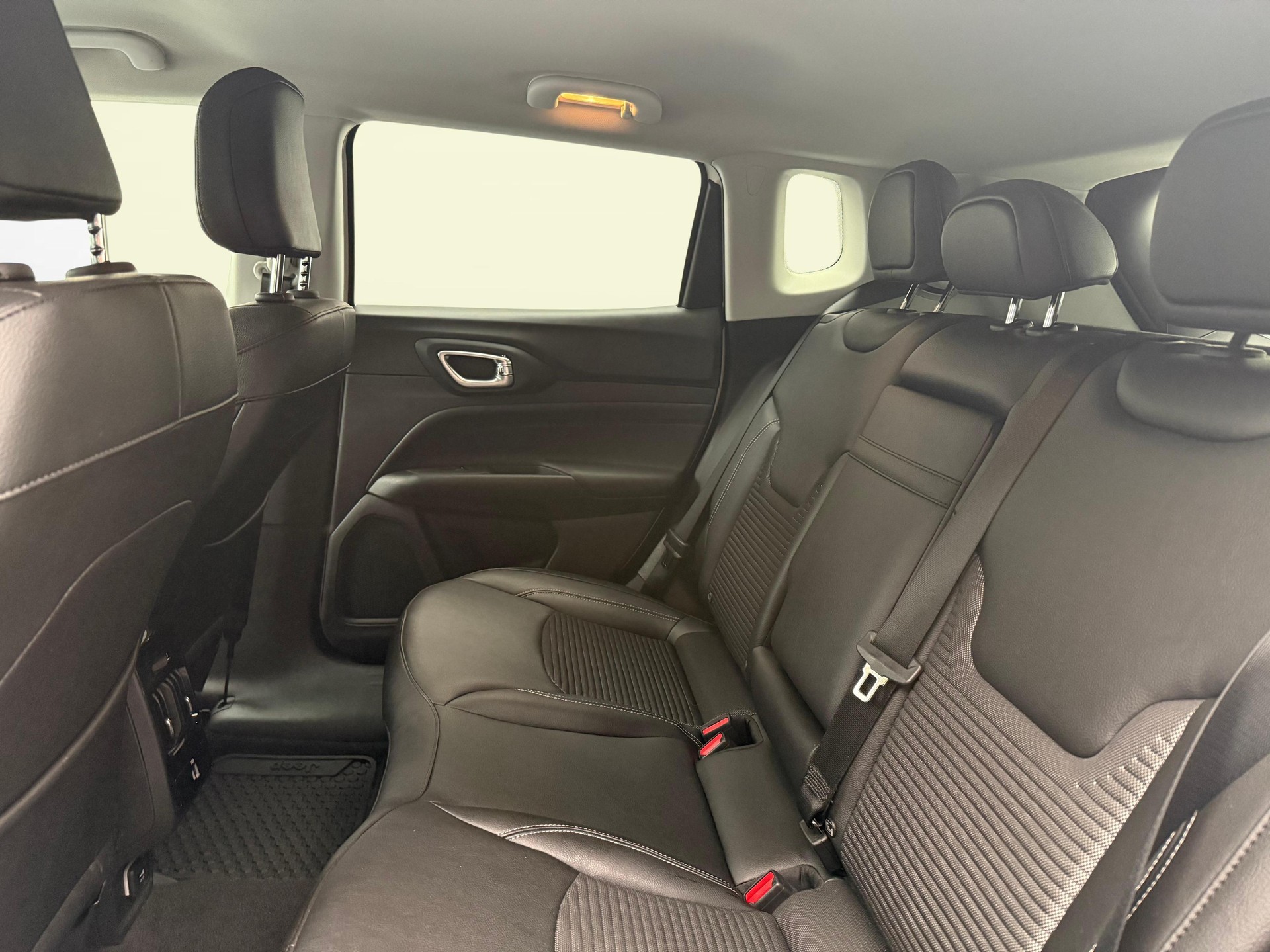 JEEP Compass 1.3 Swiss Limited 4xe-image-10