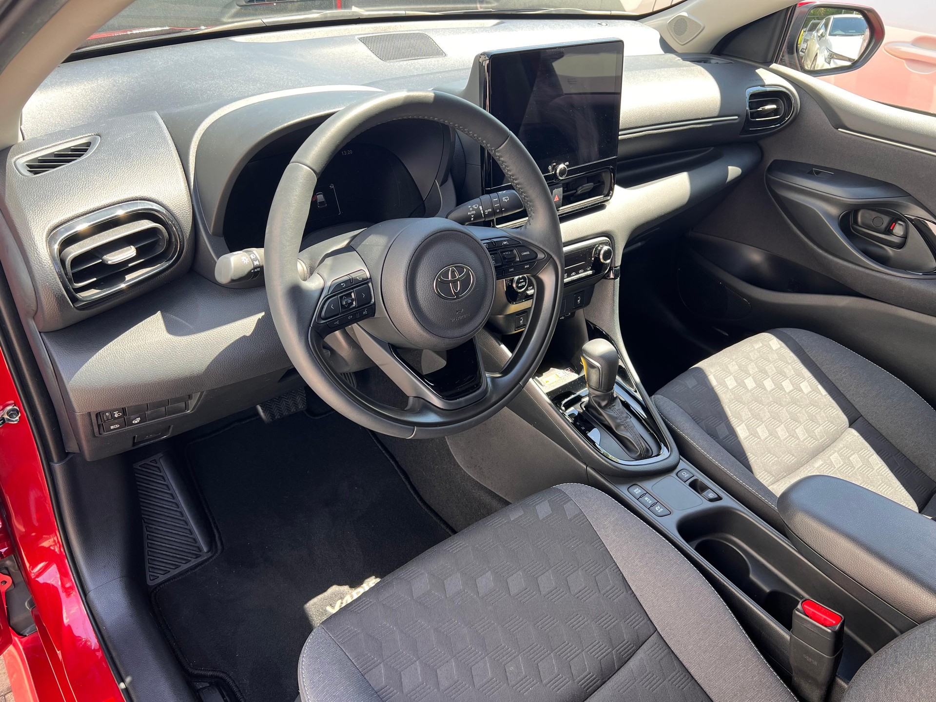 TOYOTA Yaris 1.5 VVT-i HSD Trend-image-7