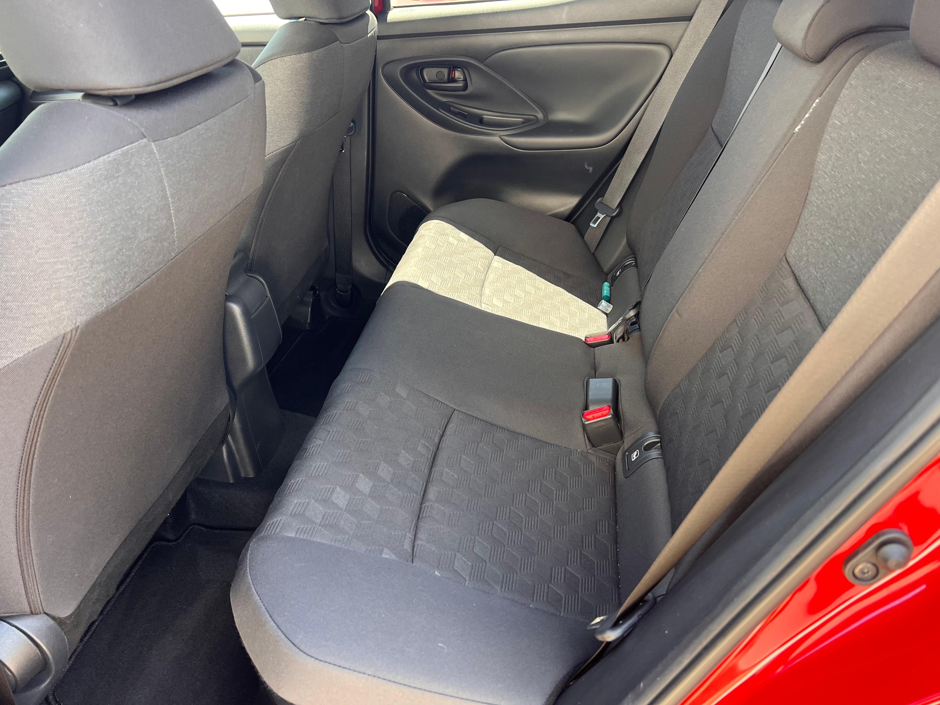 TOYOTA Yaris 1.5 VVT-i HSD Trend-image-10
