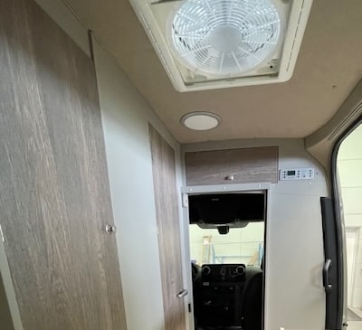 MERCEDES-BENZ HRZ Mambo Sprinter 4x4 9G-TRONIC-image-4