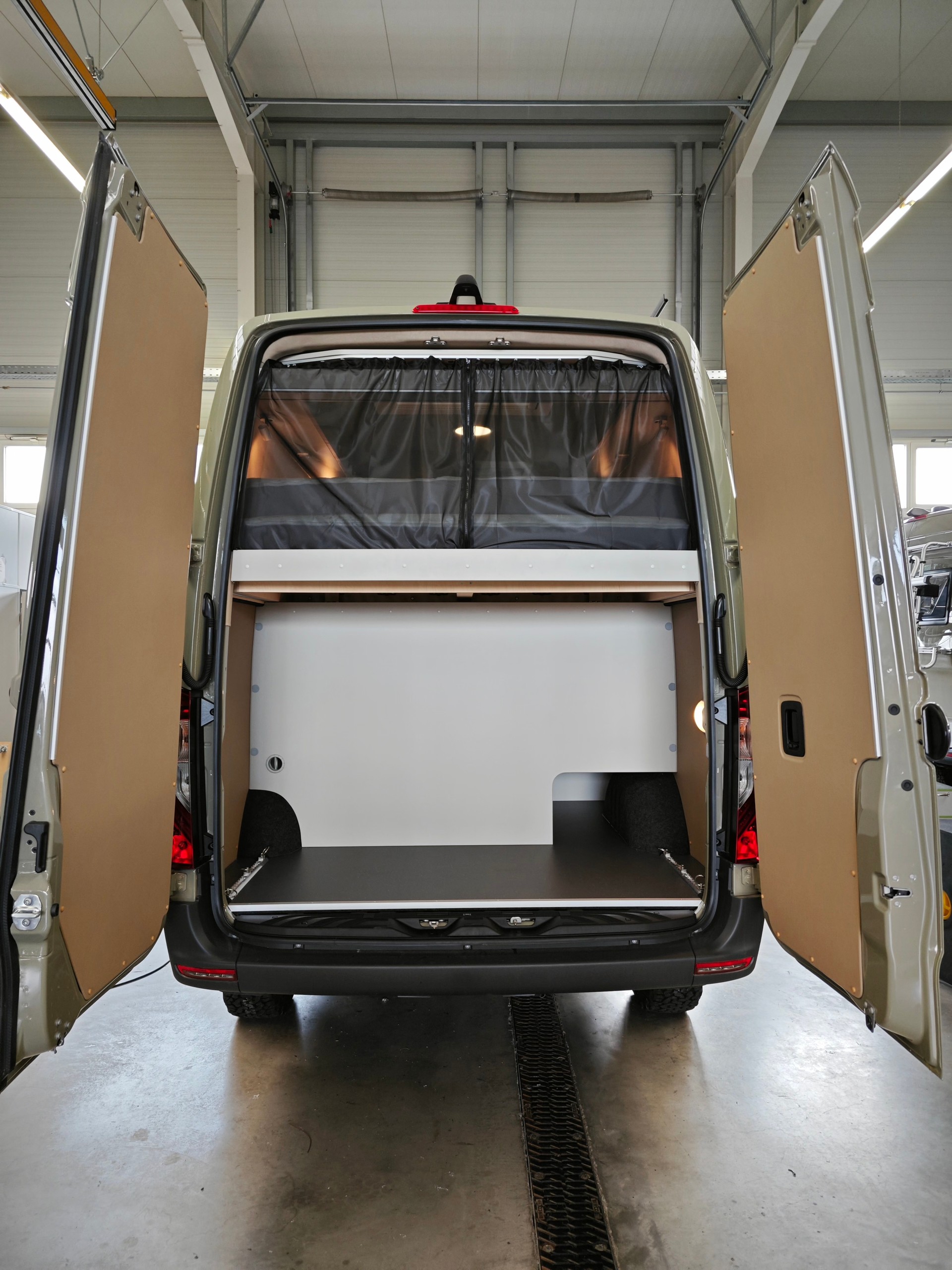 MERCEDES-BENZ HRZ Mambo Sprinter 4x4 9G-TRONIC-image-1