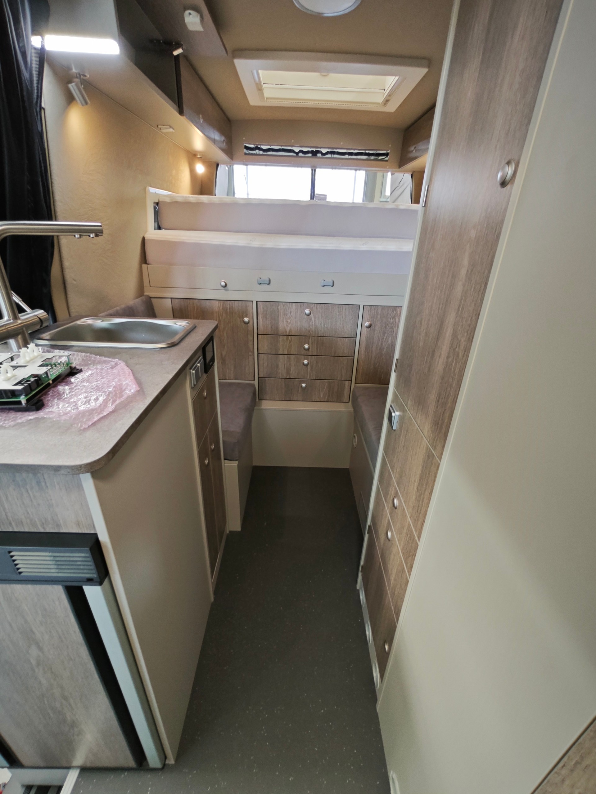 MERCEDES-BENZ HRZ Mambo Sprinter 4x4 9G-TRONIC-image-2