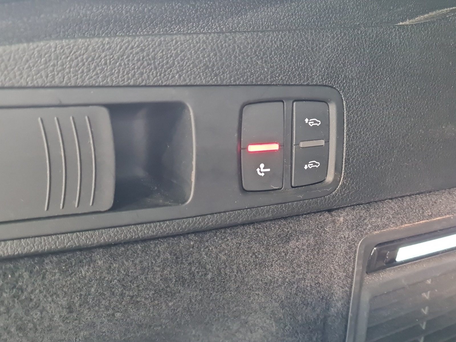 AUDI Q5 50 TFSI e PHEV S line quattro S-tronic-image-13