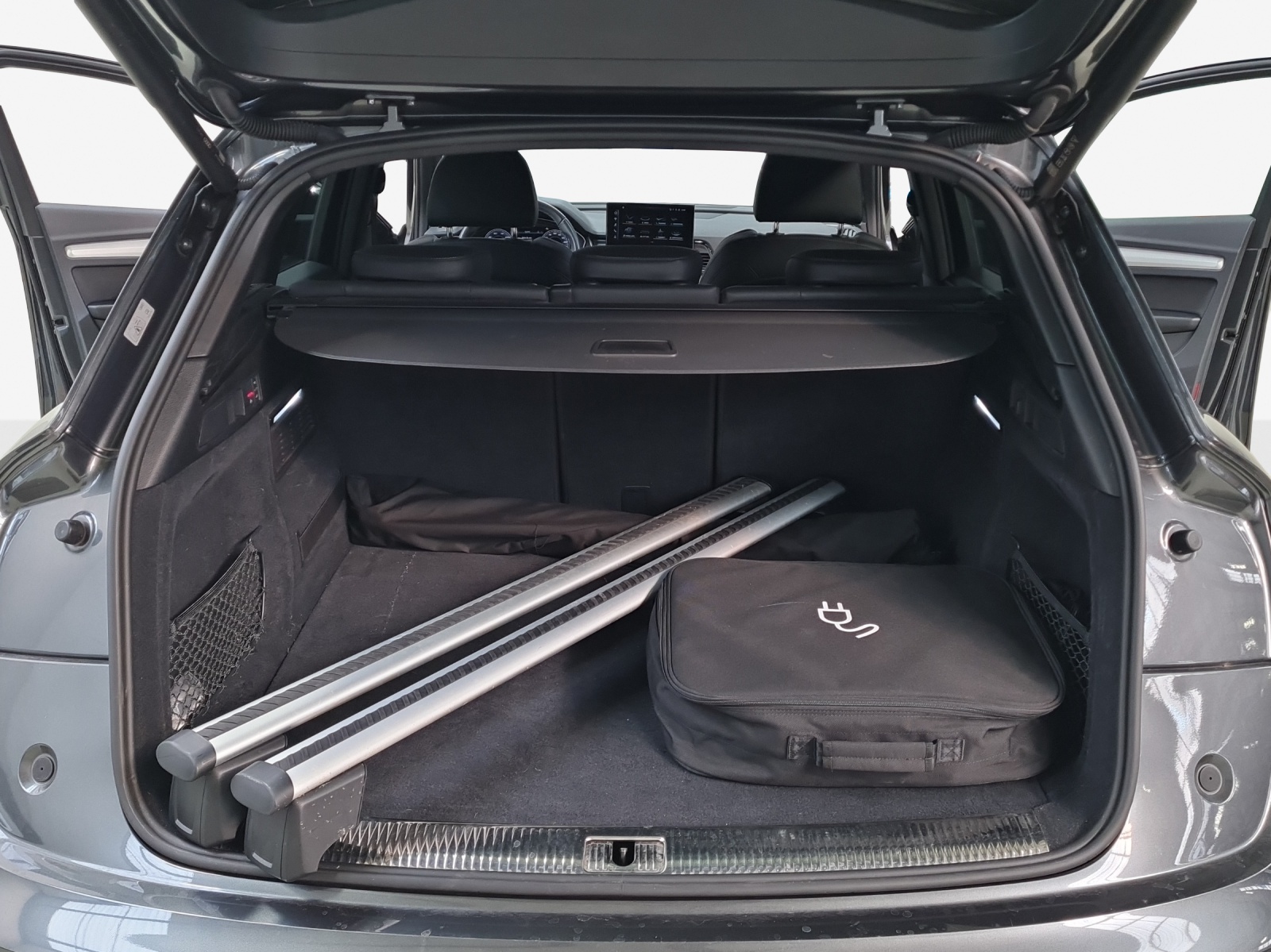 AUDI Q5 50 TFSI e PHEV S line quattro S-tronic-image-12