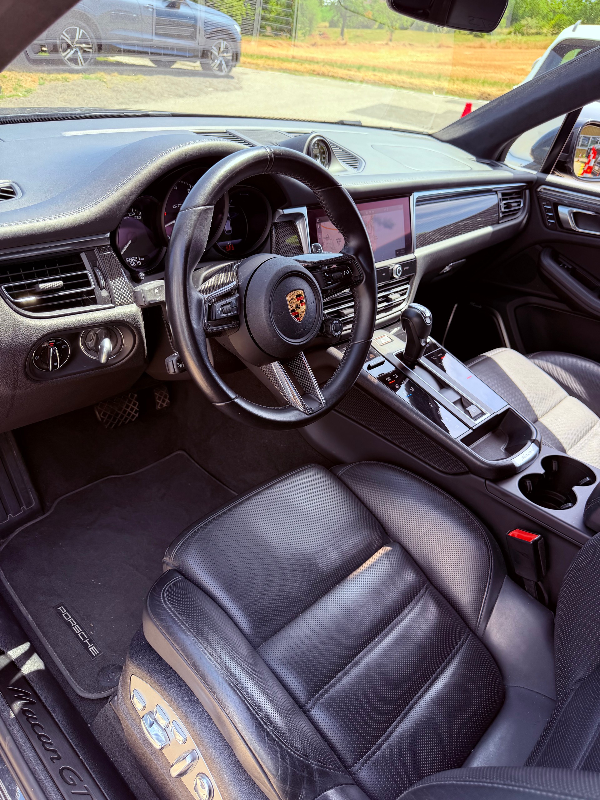 PORSCHE Macan GTS PDK-image-3