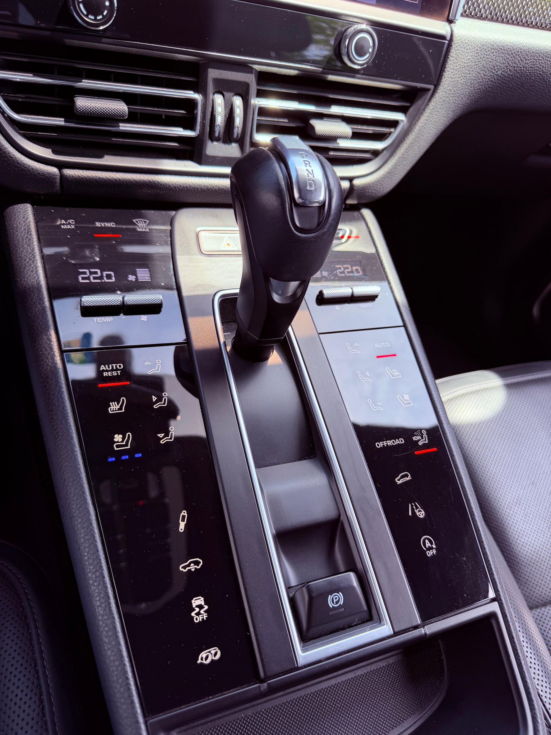 PORSCHE Macan GTS PDK-image-6