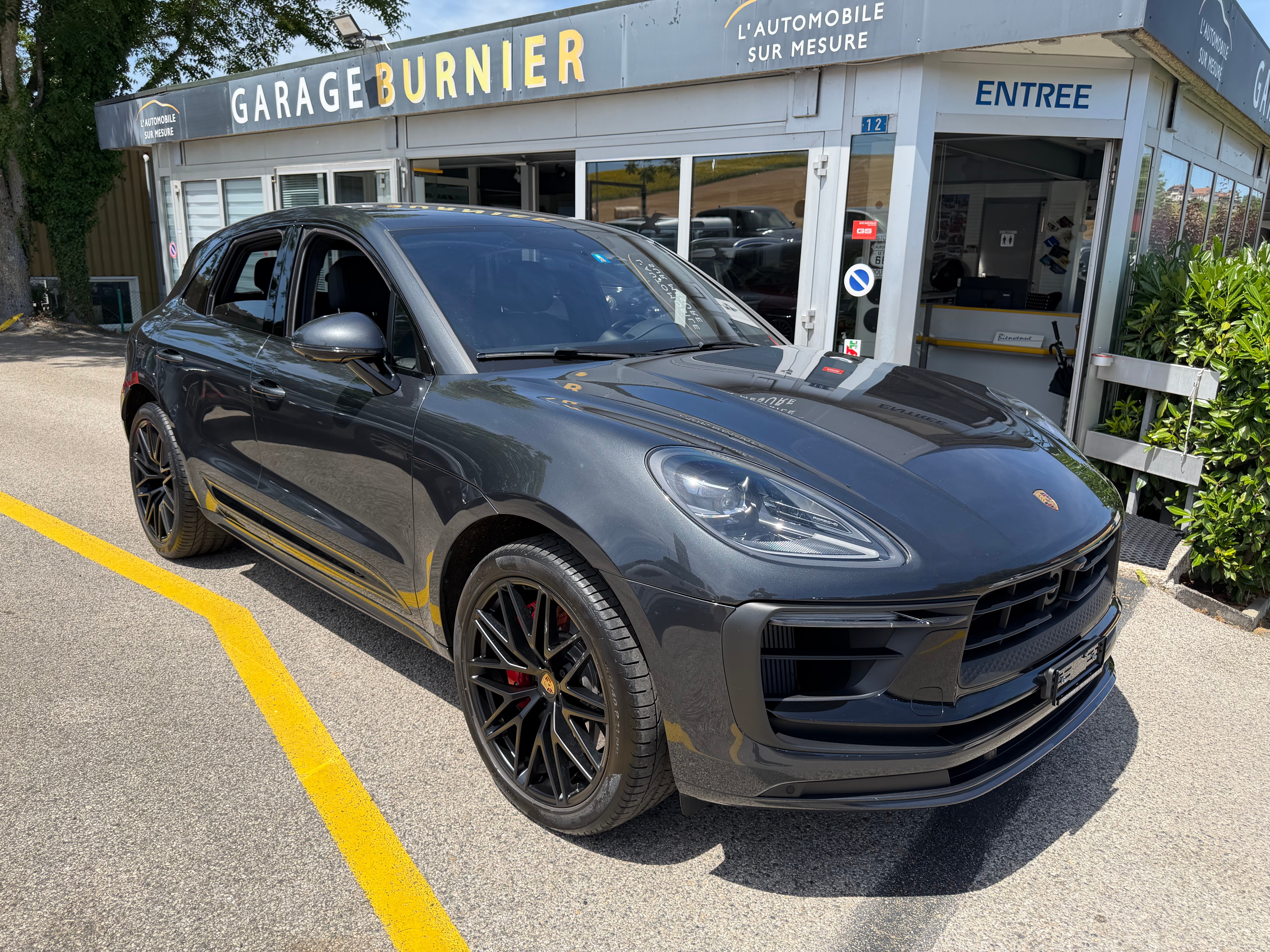 Car photo