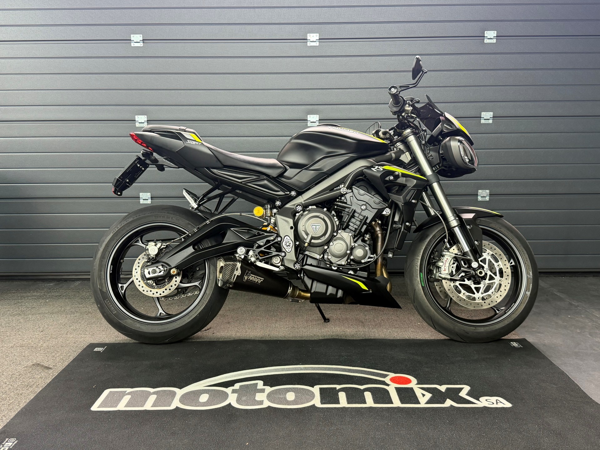 TRIUMPH Street Triple RS 765 ABS-showroom-element-2