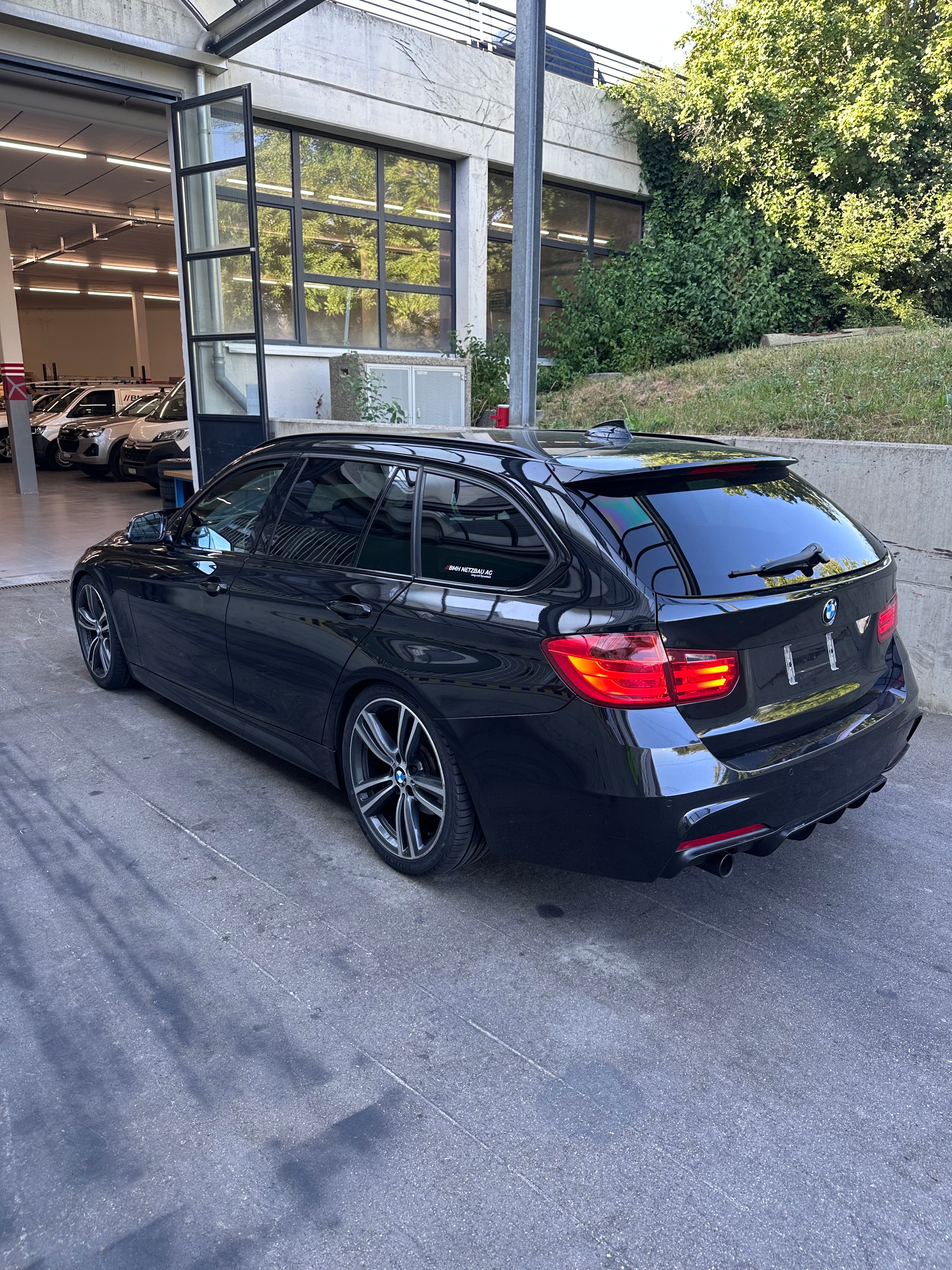 BMW 320d-image-0