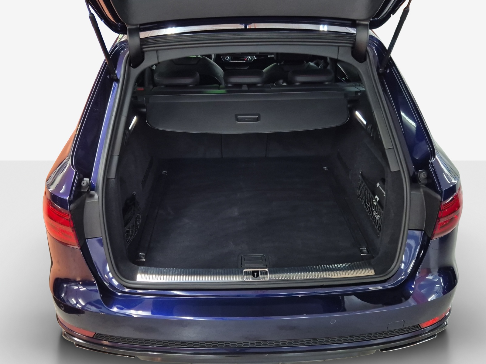 AUDI A4 Avant 40 TDI quattro S-tronic-image-12