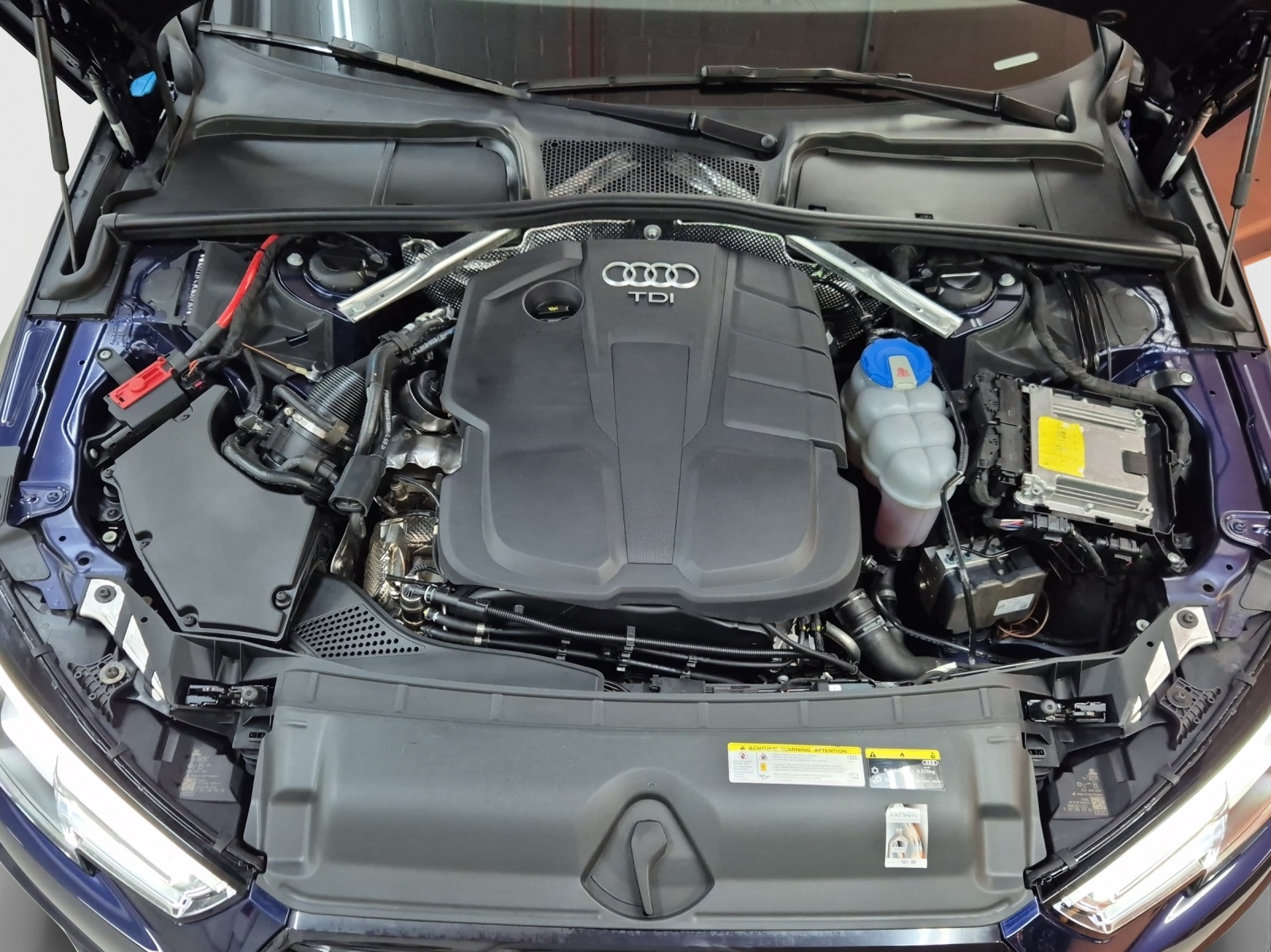 AUDI A4 Avant 40 TDI quattro S-tronic-image-13