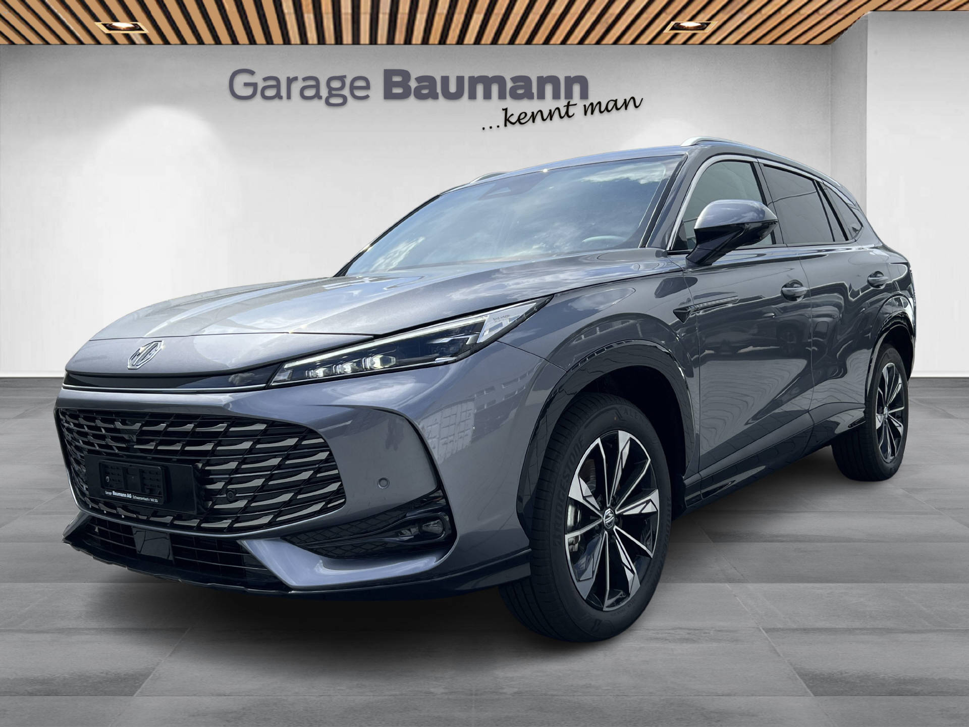 MG HS 1.5 Hybrid Luxury-showroom-element-1