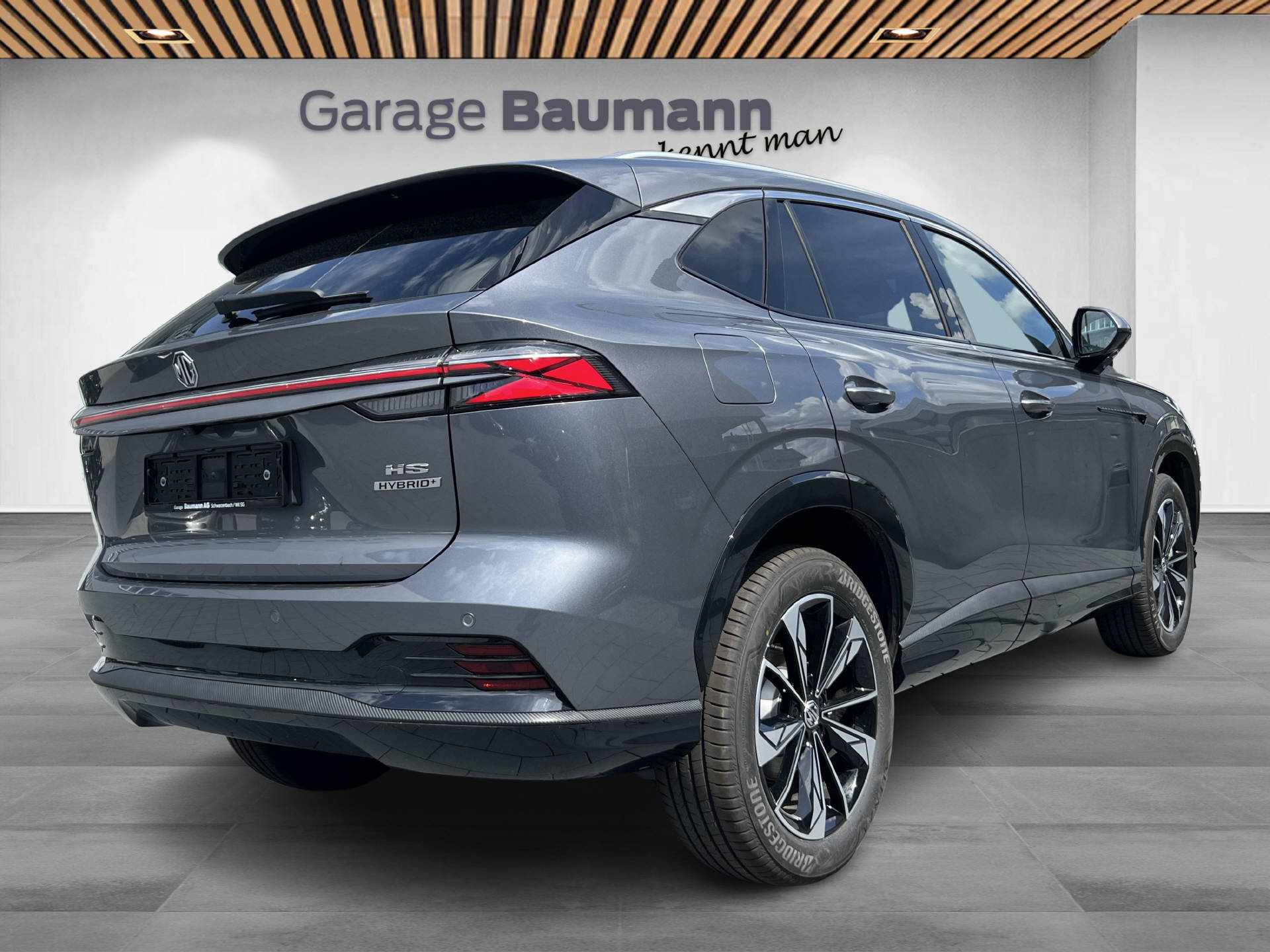 MG HS 1.5 Hybrid Luxury-showroom-element-3