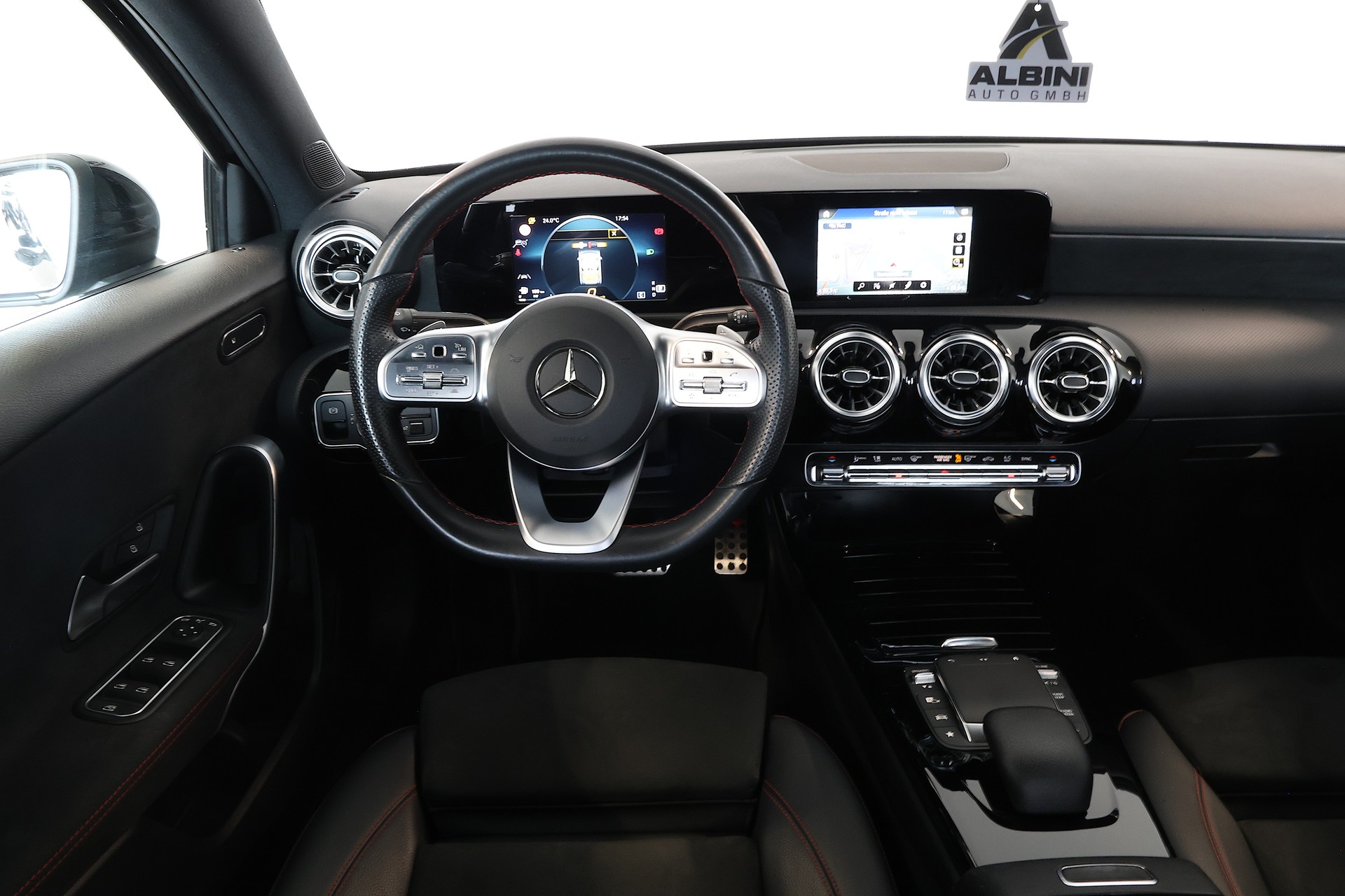 MERCEDES-BENZ A 220 d AMG Line 4m Limousine-image-8