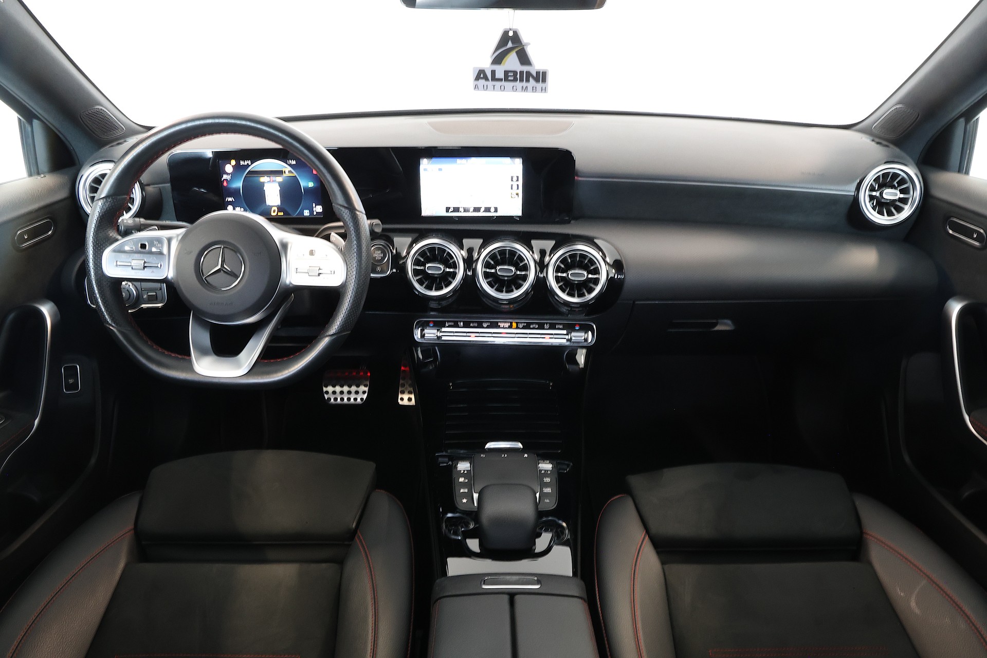 MERCEDES-BENZ A 220 d AMG Line 4m Limousine-image-7