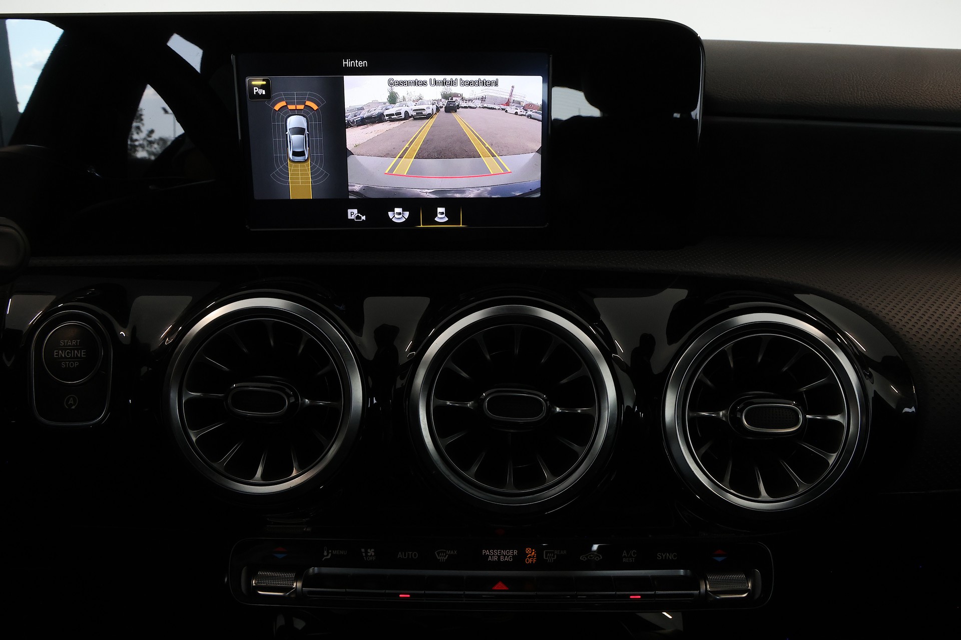 MERCEDES-BENZ A 220 d AMG Line 4m Limousine-image-9