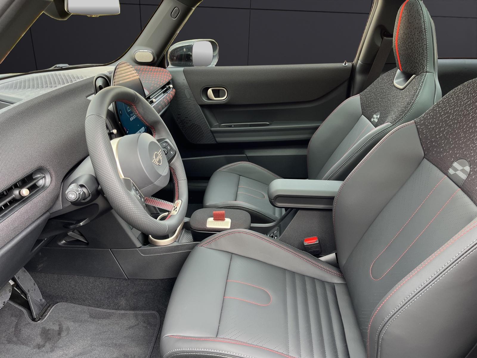 MINI F66 2.0i Cooper S-image-1