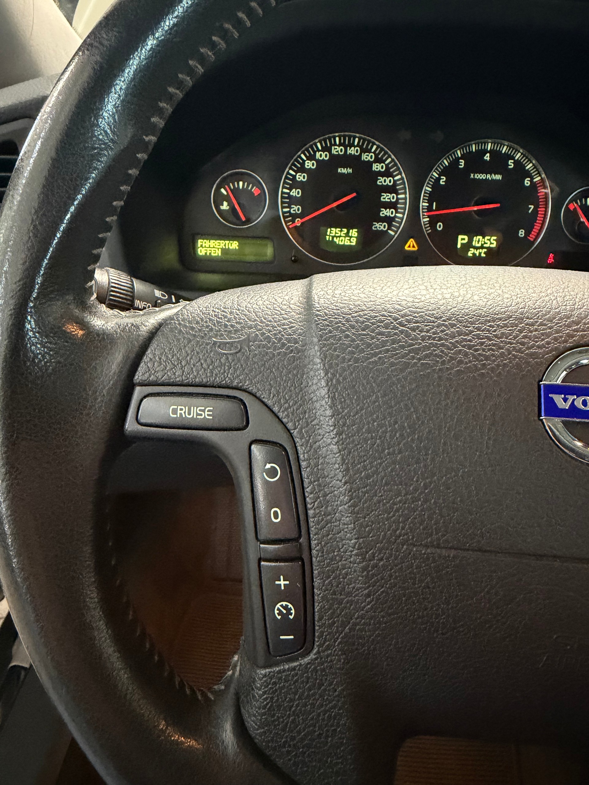 VOLVO XC70 2.5T AWD Summum-image-13