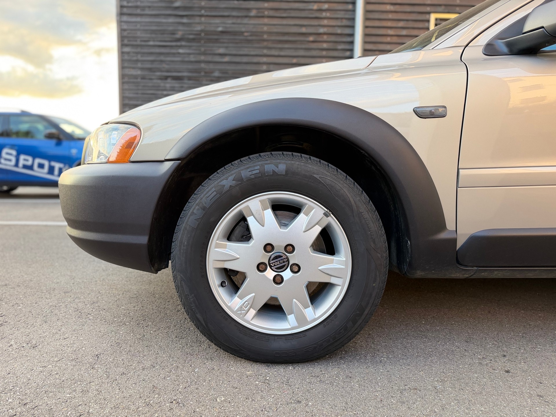 VOLVO XC70 2.5T AWD Summum-image-6