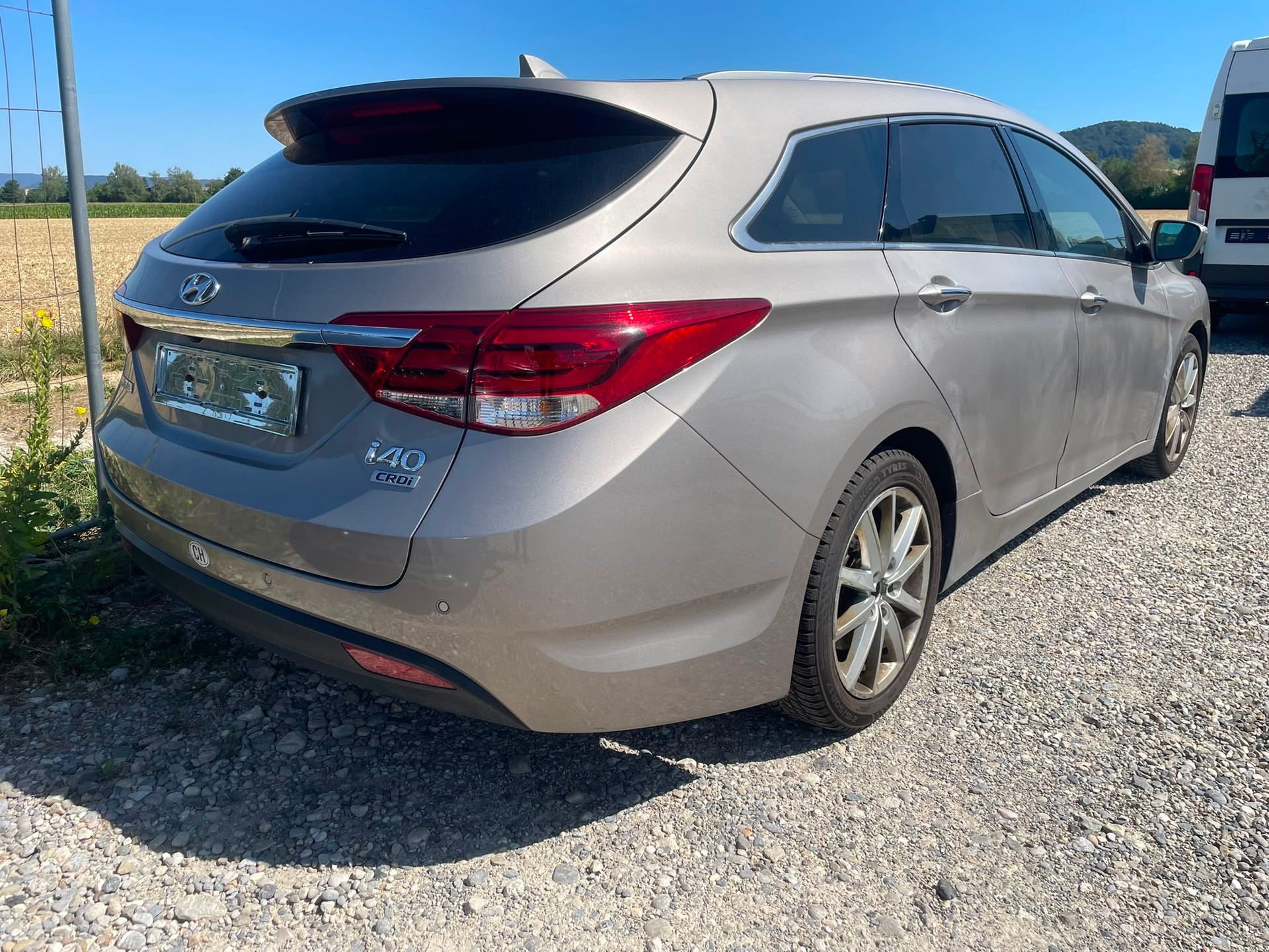 HYUNDAI i40 Wagon 1.7 CRDI Vertex Automatic-image-3