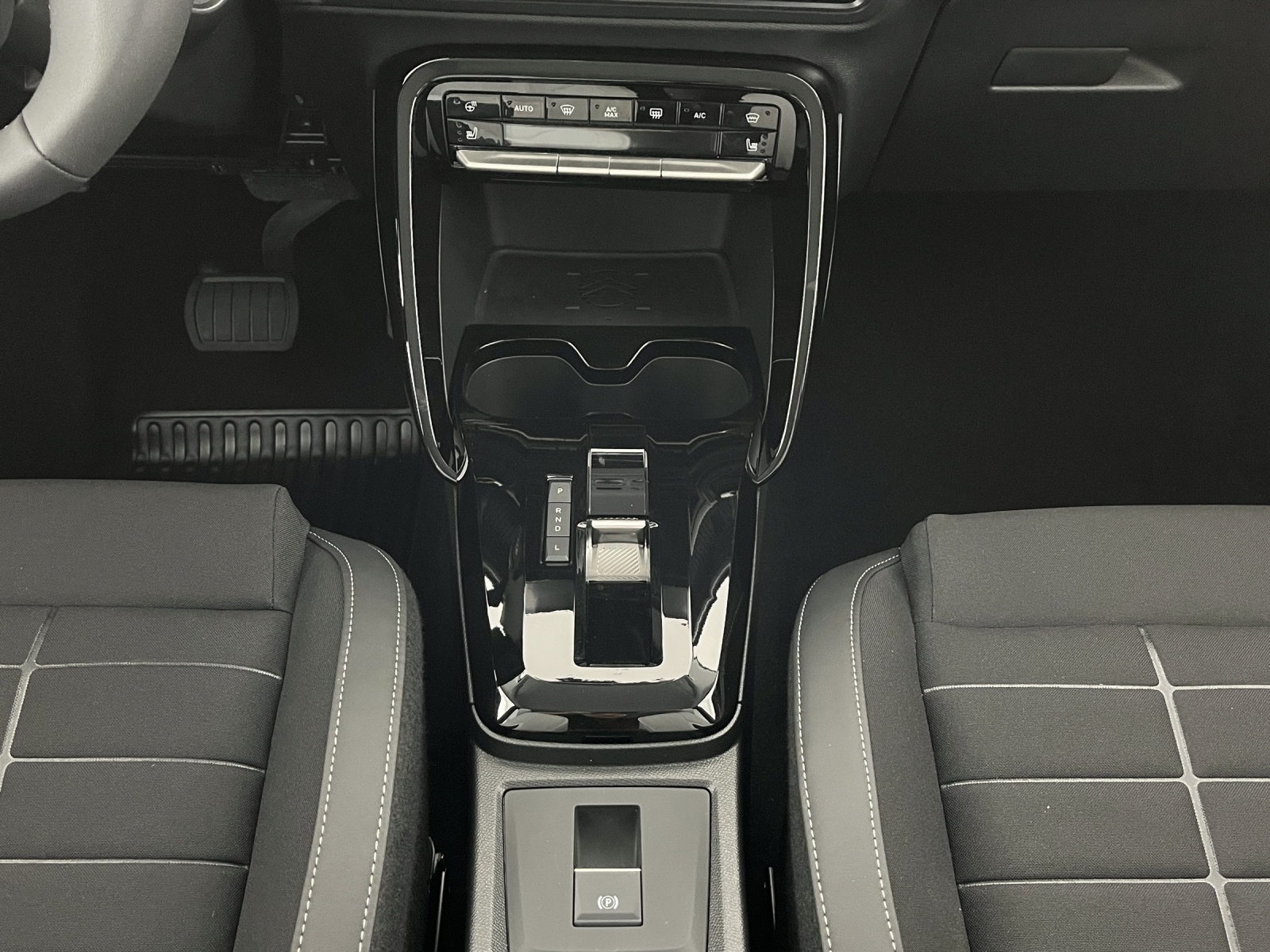 CITROEN C3 1.2 Hybrid Max-image-13