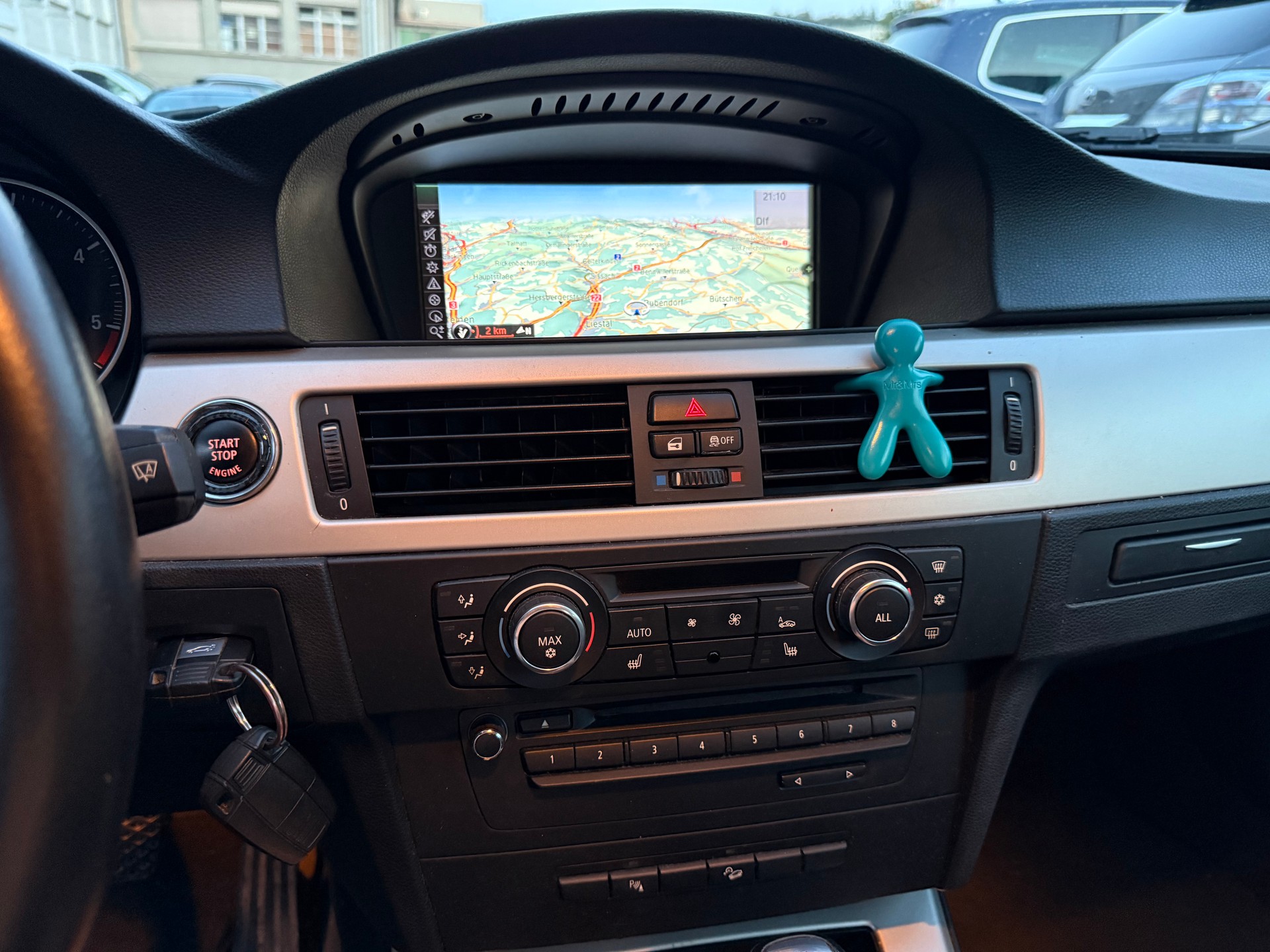 BMW 320d xDrive Coupé Steptronic-image-9
