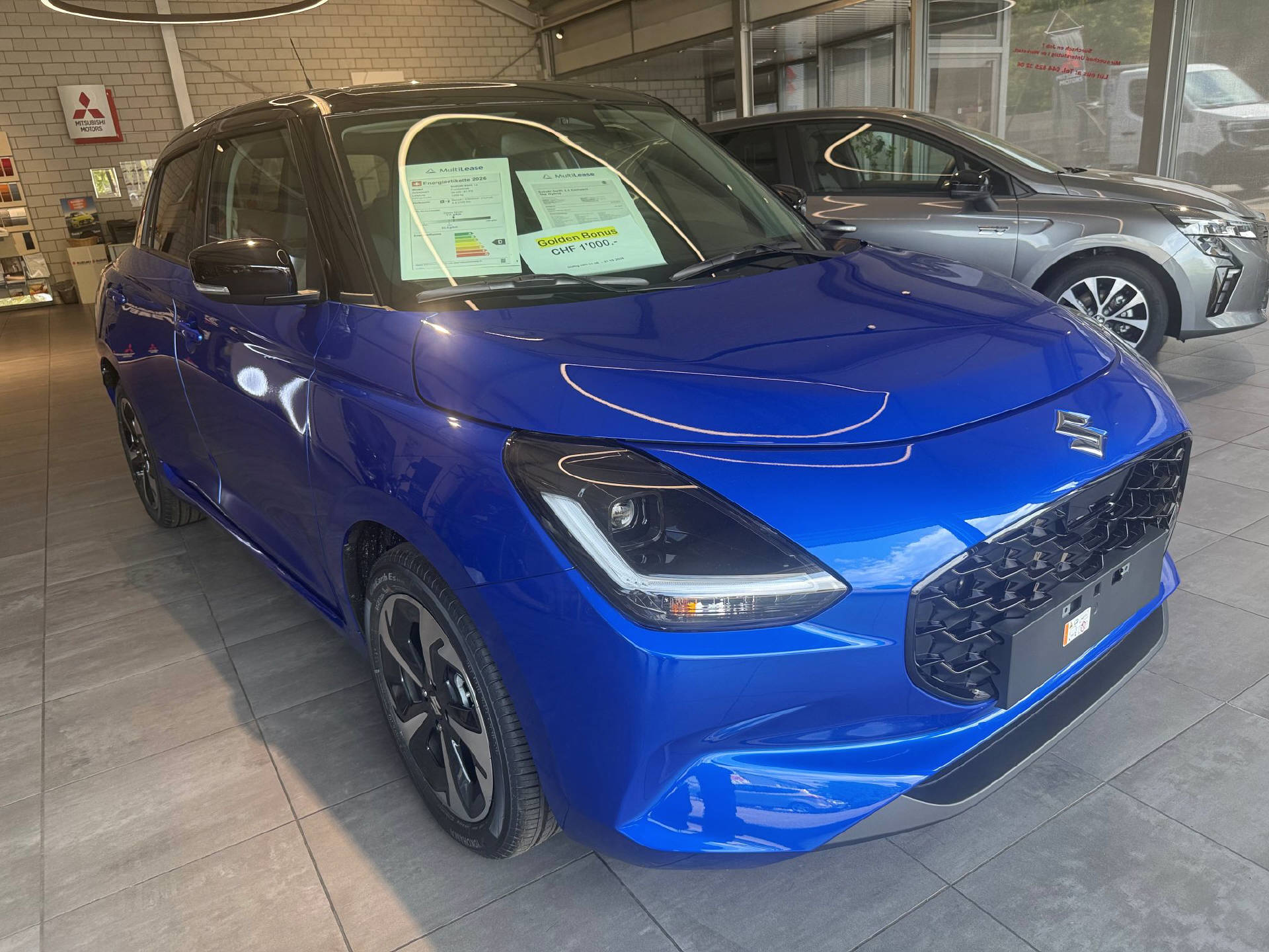 SUZUKI Swift 1.2 Compact Top Hybrid-image-1