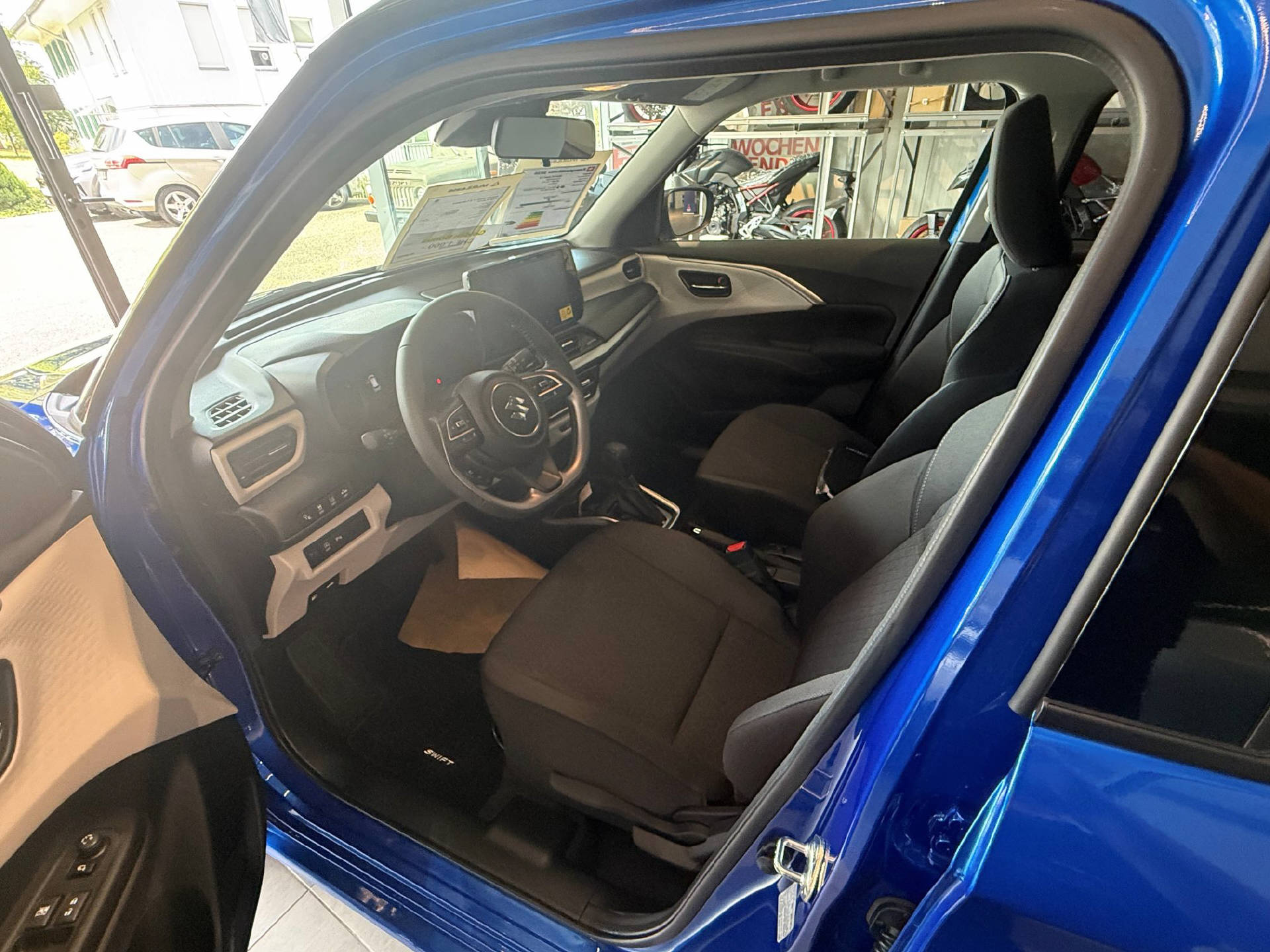 SUZUKI Swift 1.2 Compact Top Hybrid-image-5