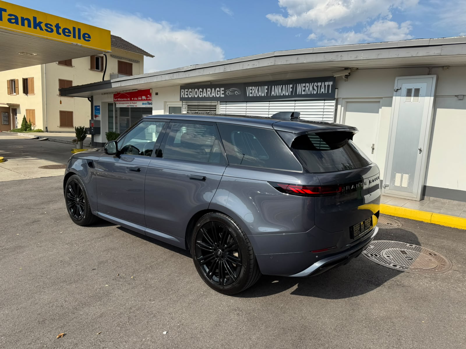 LAND ROVER Range Rover Sport D250 3.0 TD6 MHEV Dynamic SE Automatic-image-2
